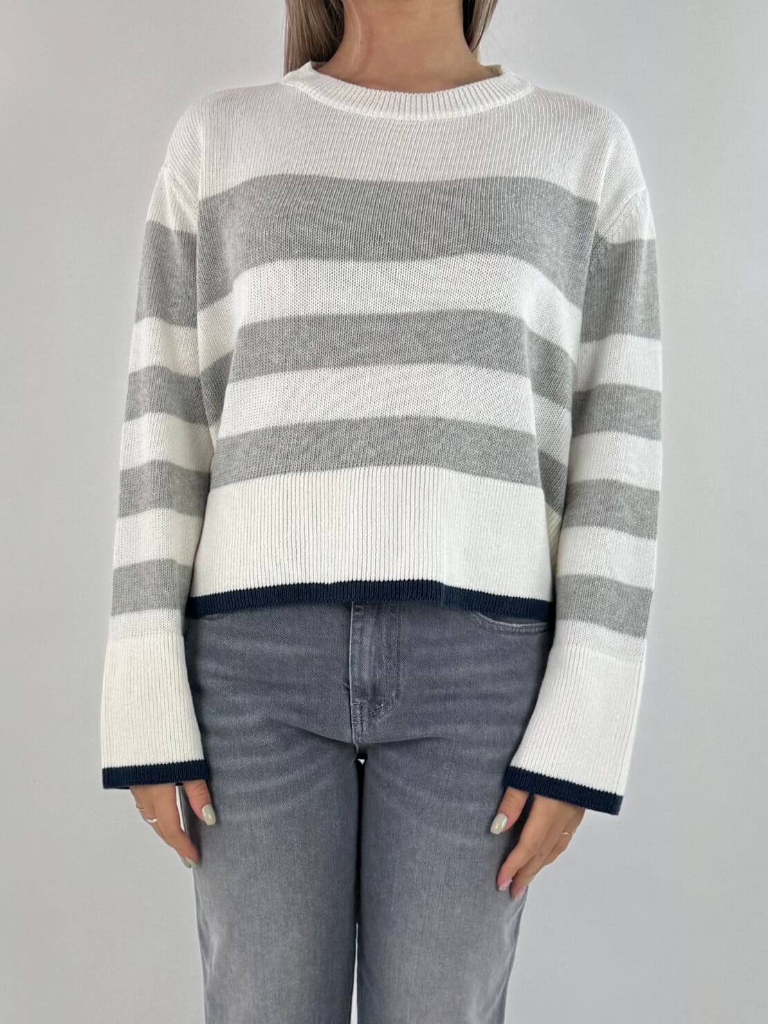 Maglia girocollo Panna/perla orli blu