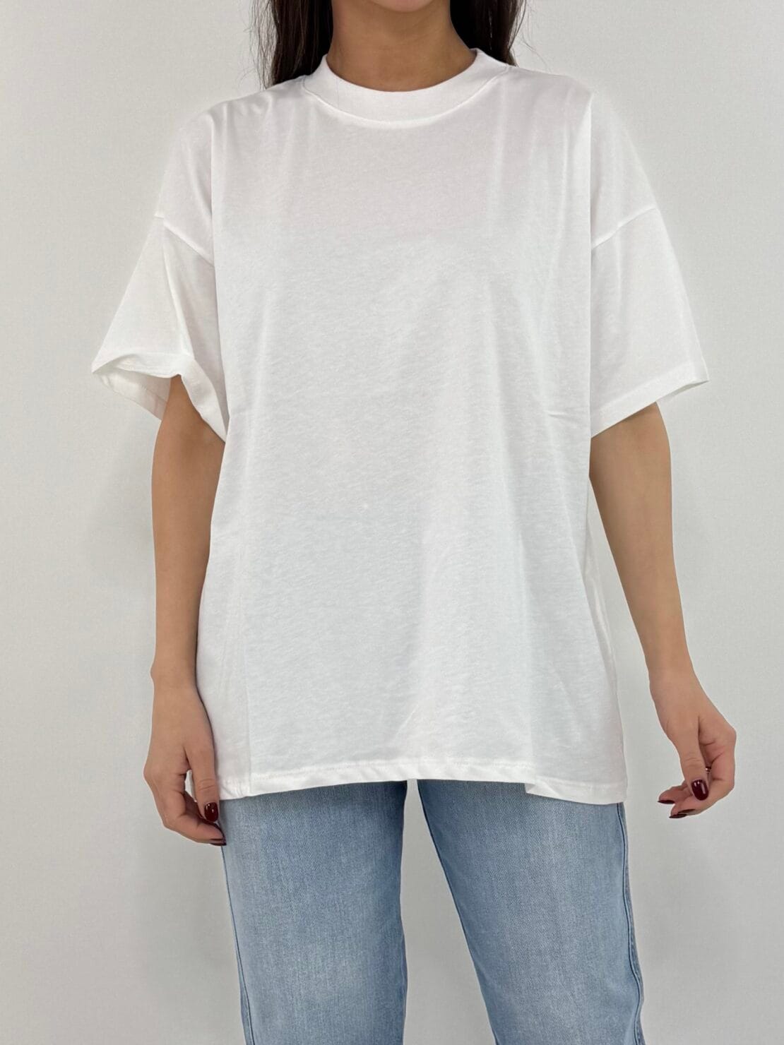 T-shirt basica over bianco