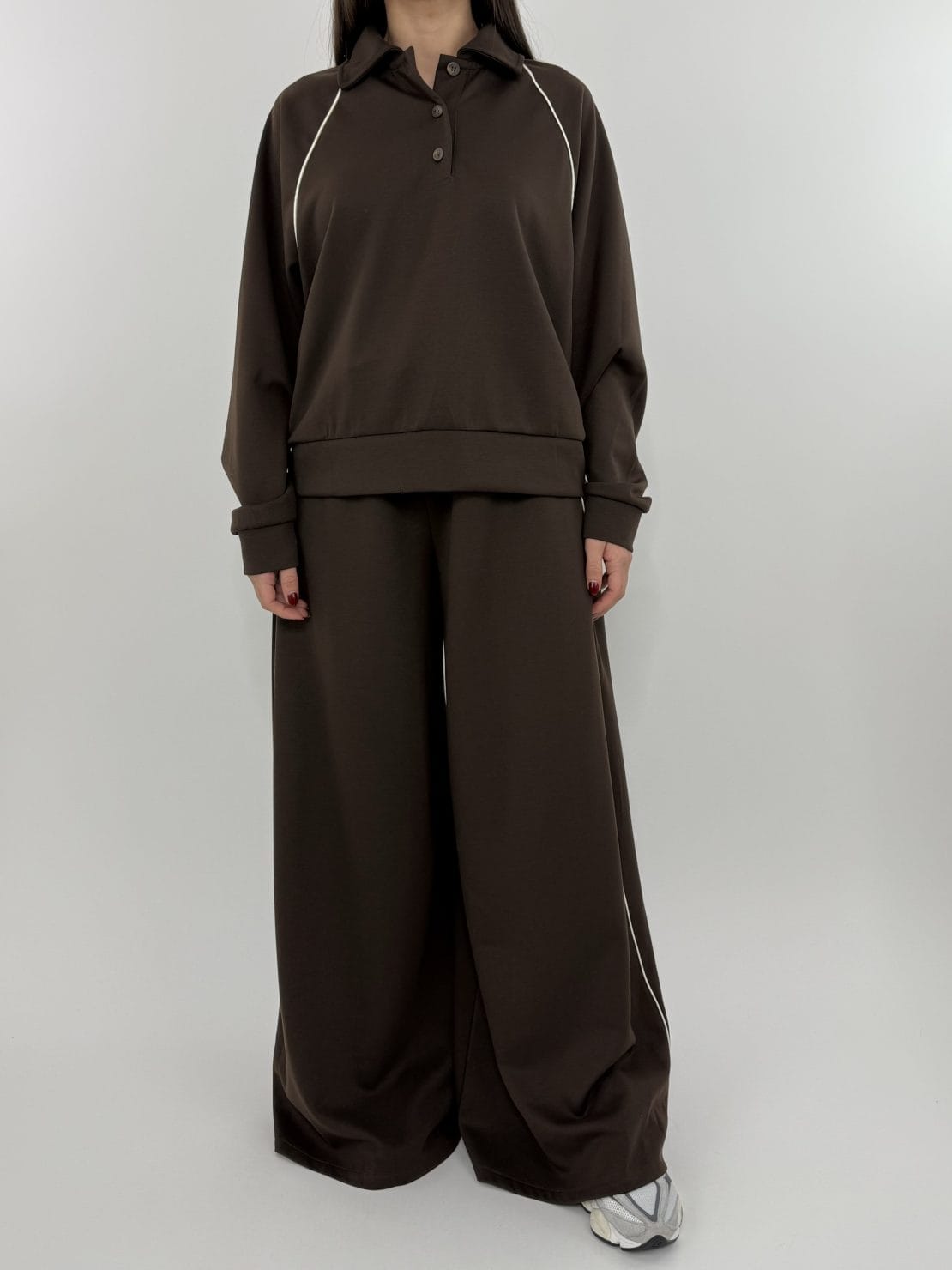 Felpa polo marrone con riga