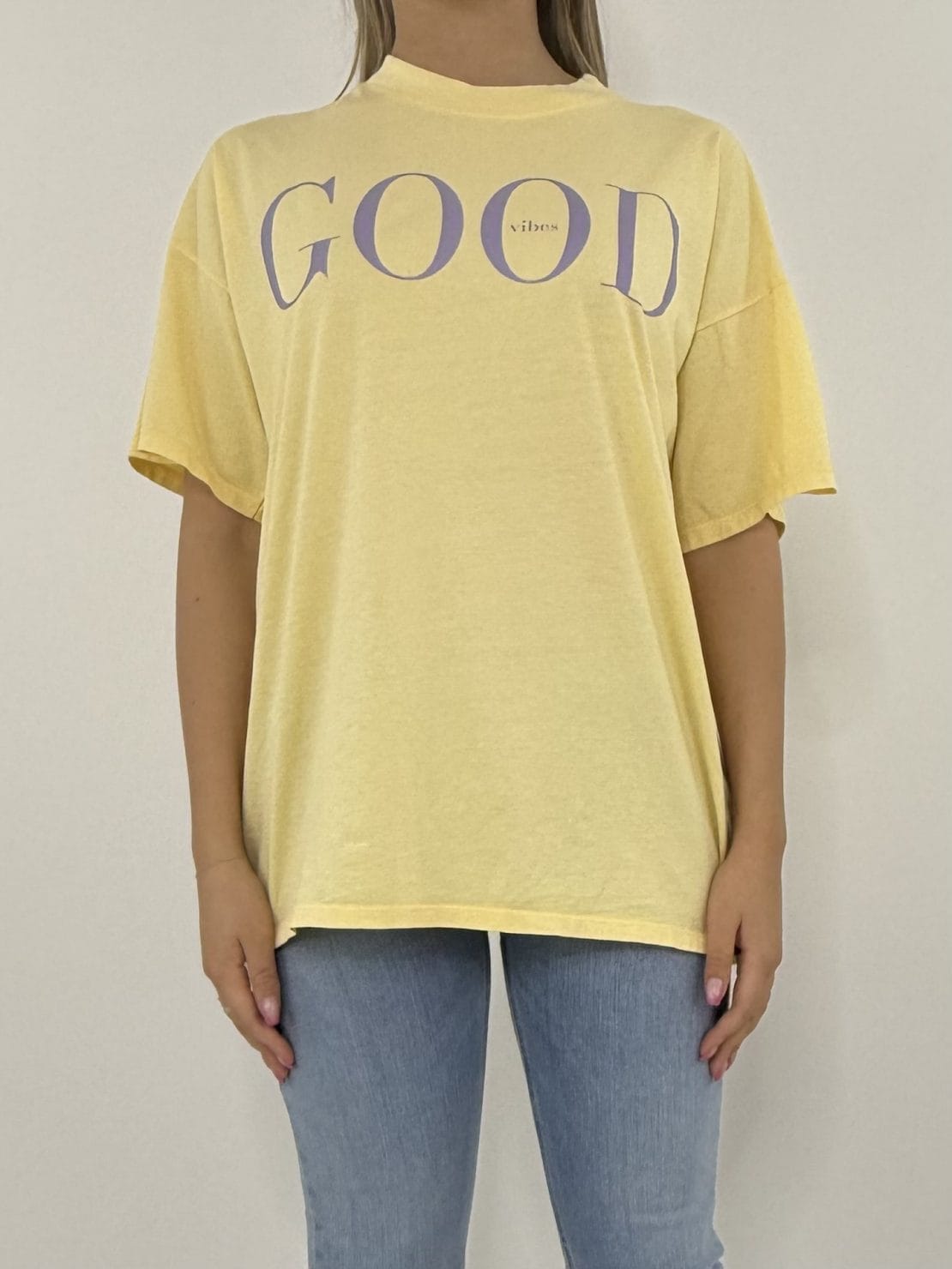 T-shirt good vibes giallo