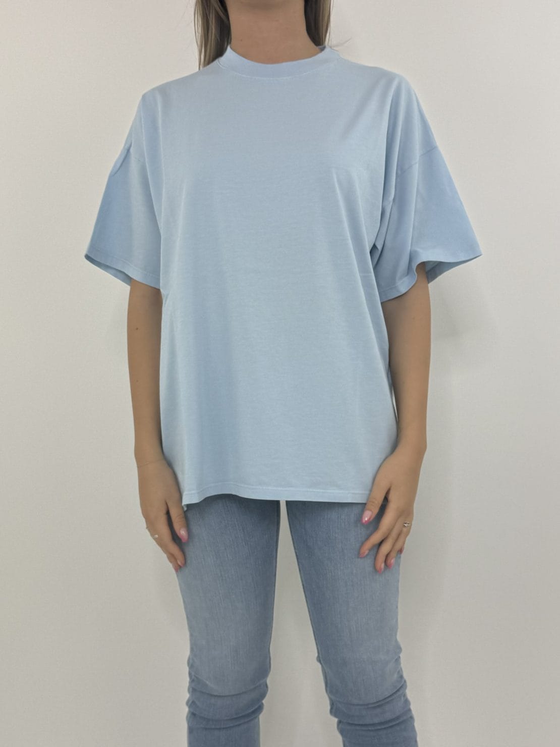 T-shirt basica over celeste