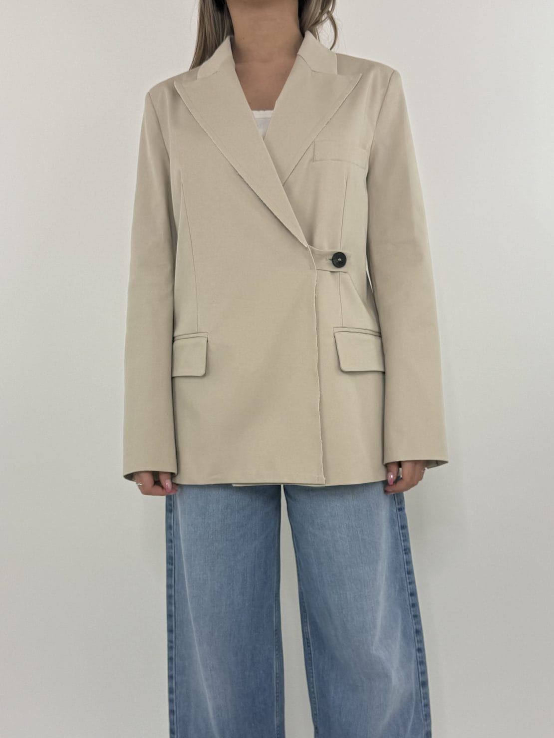 Giacca un bottone laterale beige