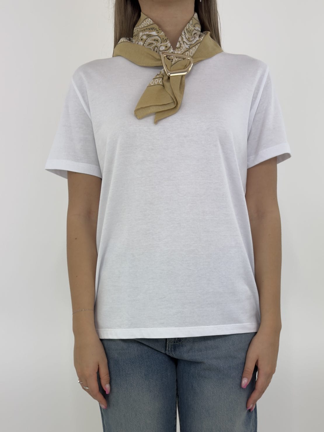 T-shirt con bandana sabbia