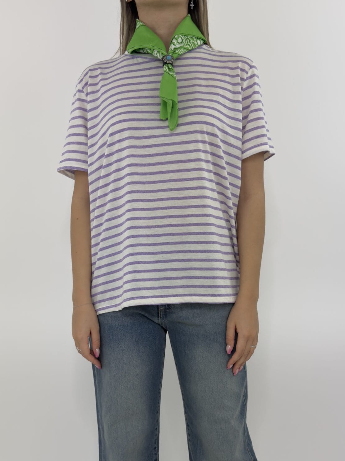 T-shirt riga lilla con bandana