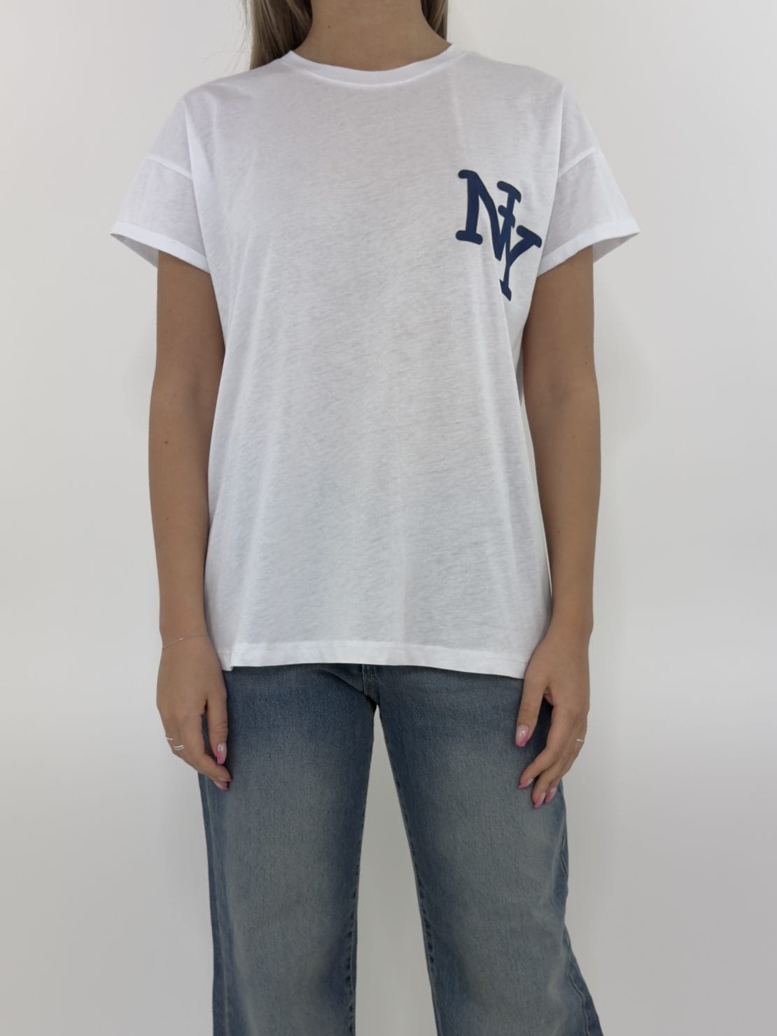 T-shirt NY con berretto nero