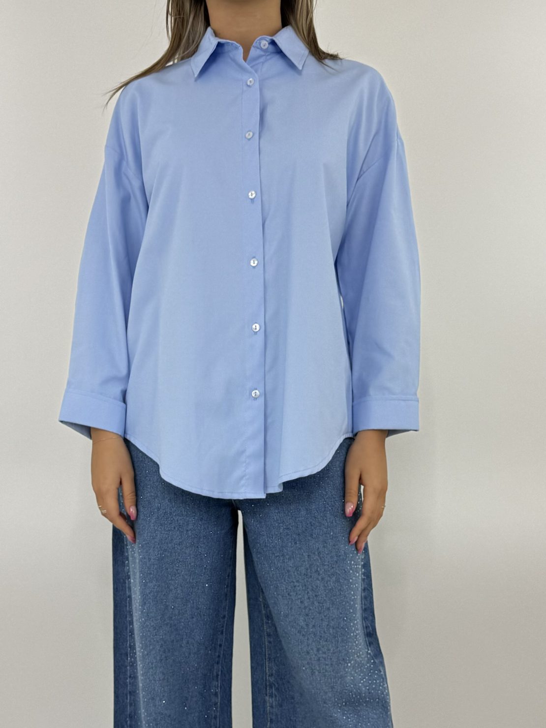 Camicia basica over celeste