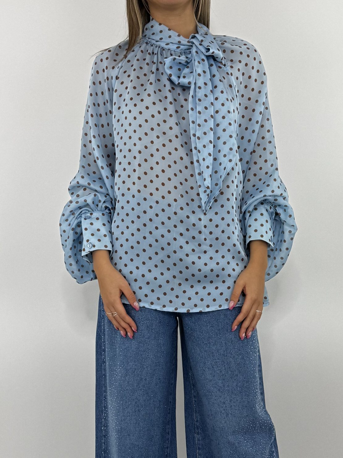 Blusa pois azzurro