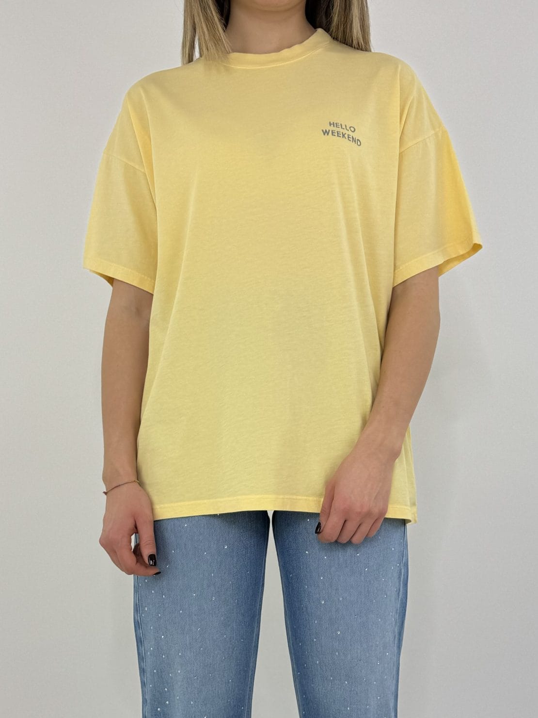 T-shirt hello weekend giallo