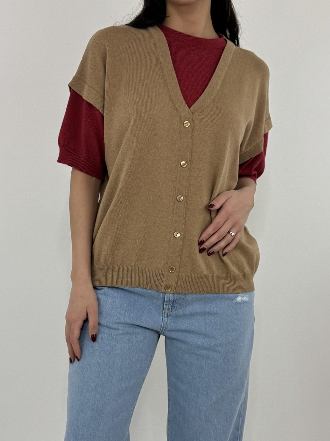 Maglia cammello dettagli rossi