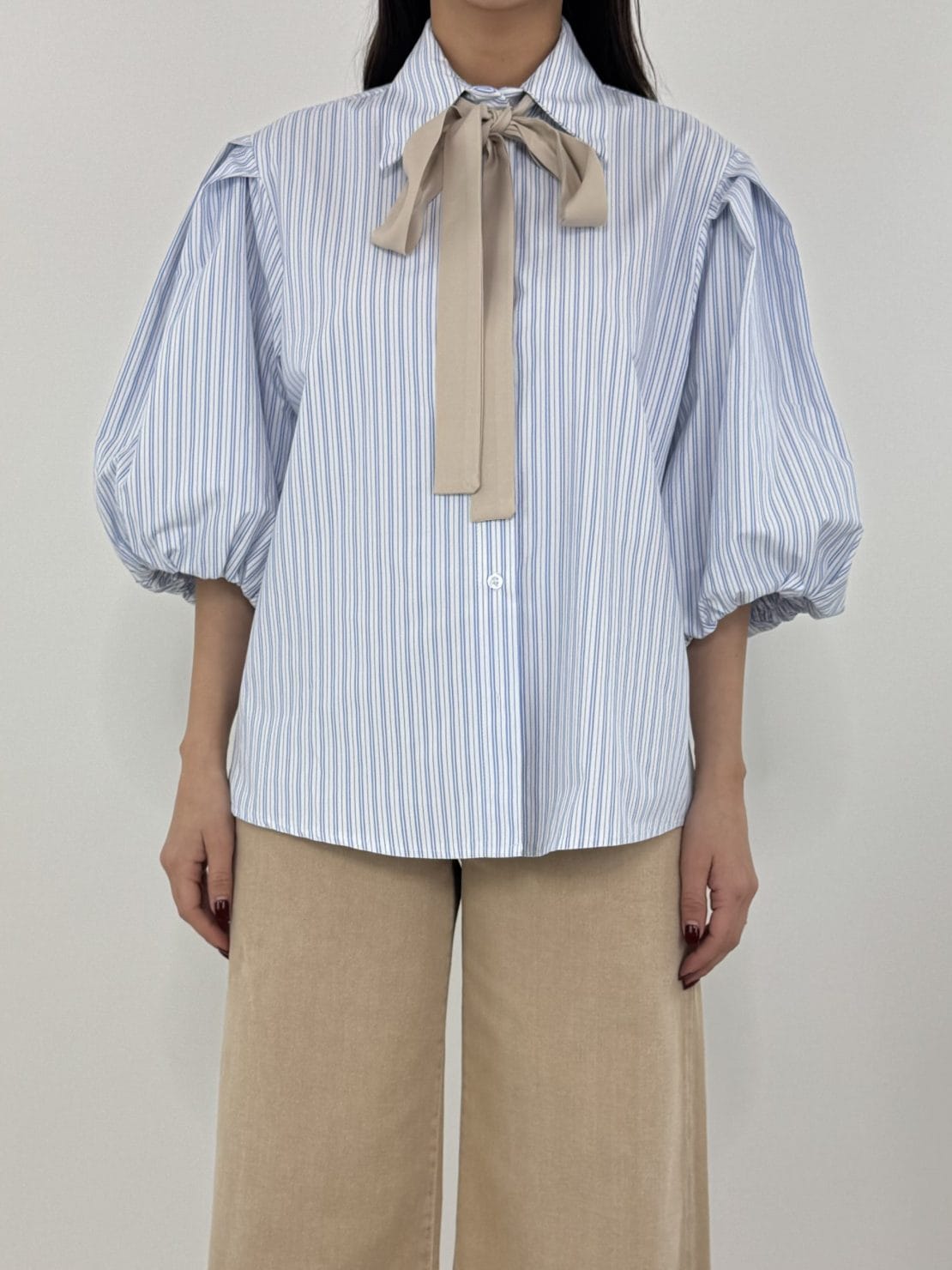 Camicia bianca/azzurra manica palloncino