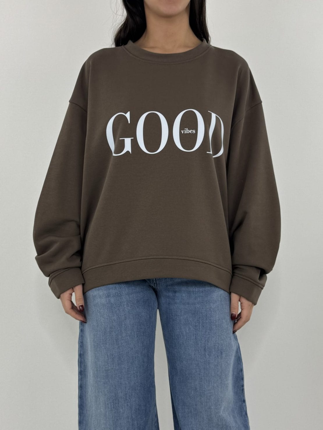 Felpa good vibes marrone