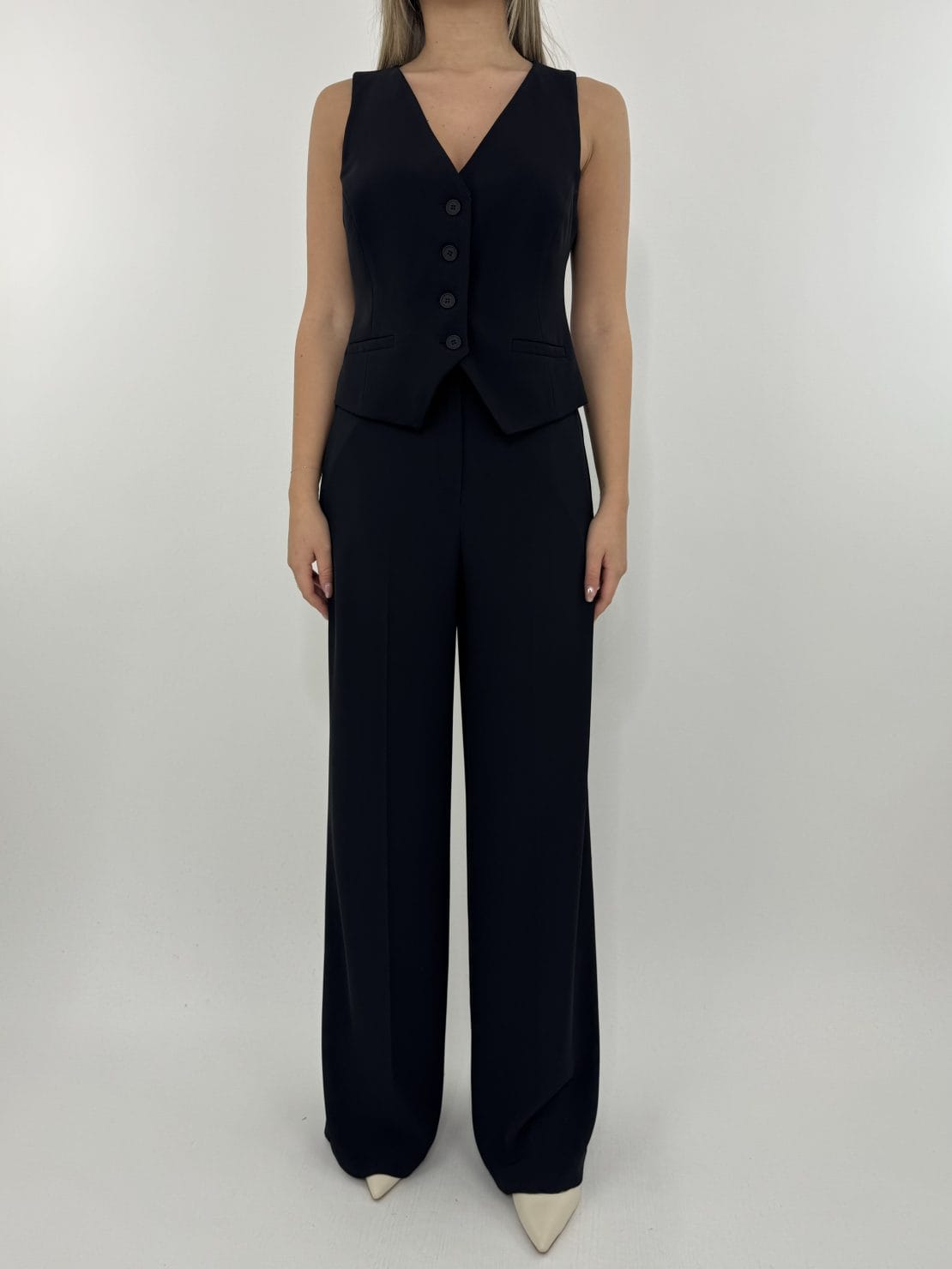 Completo in crepe gilet + pantalone nero