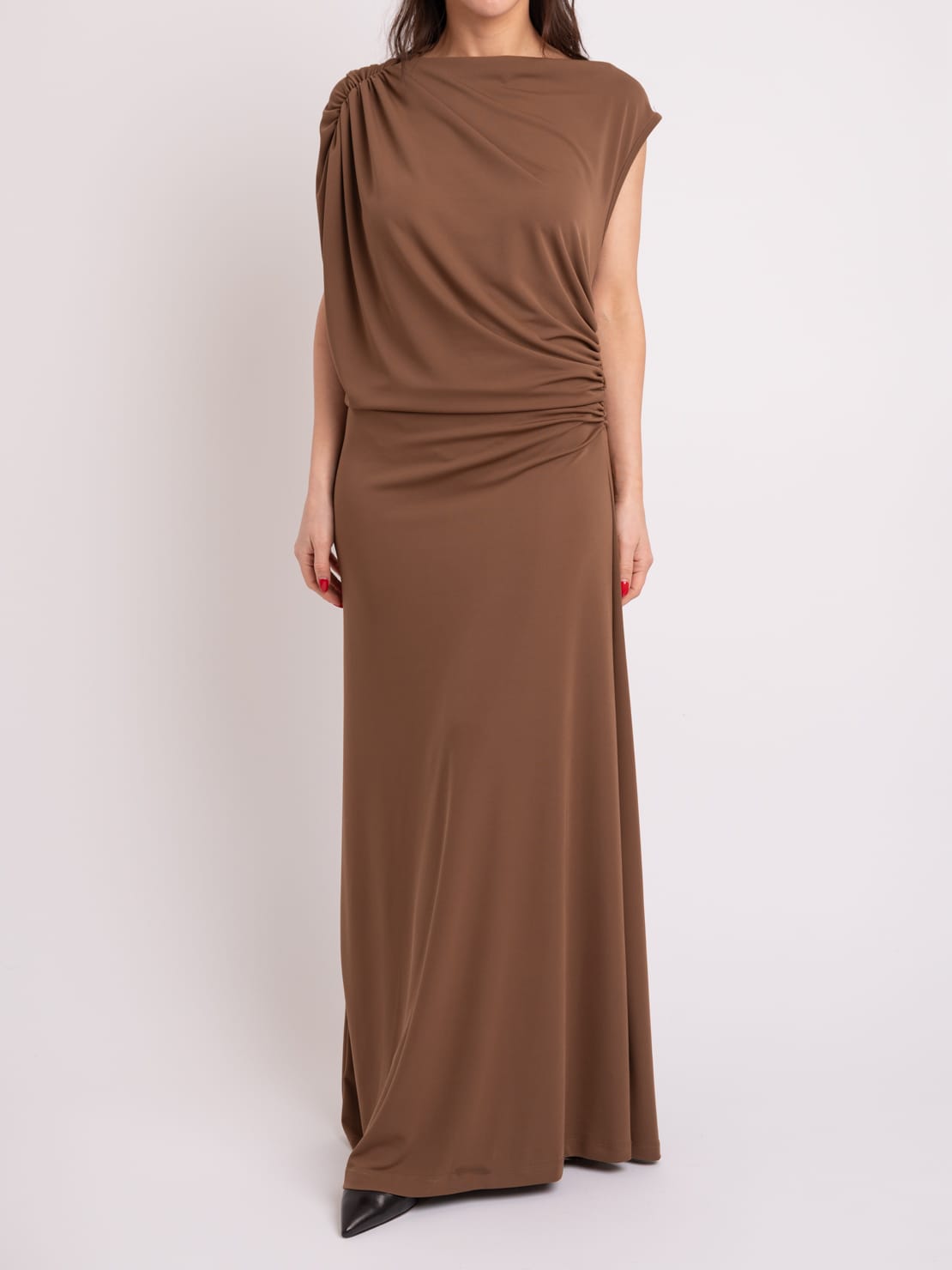 Abito smanicato drappeggio marrone