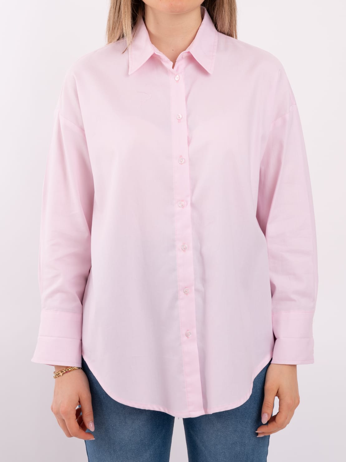 Camicia basica over rosa chiaro