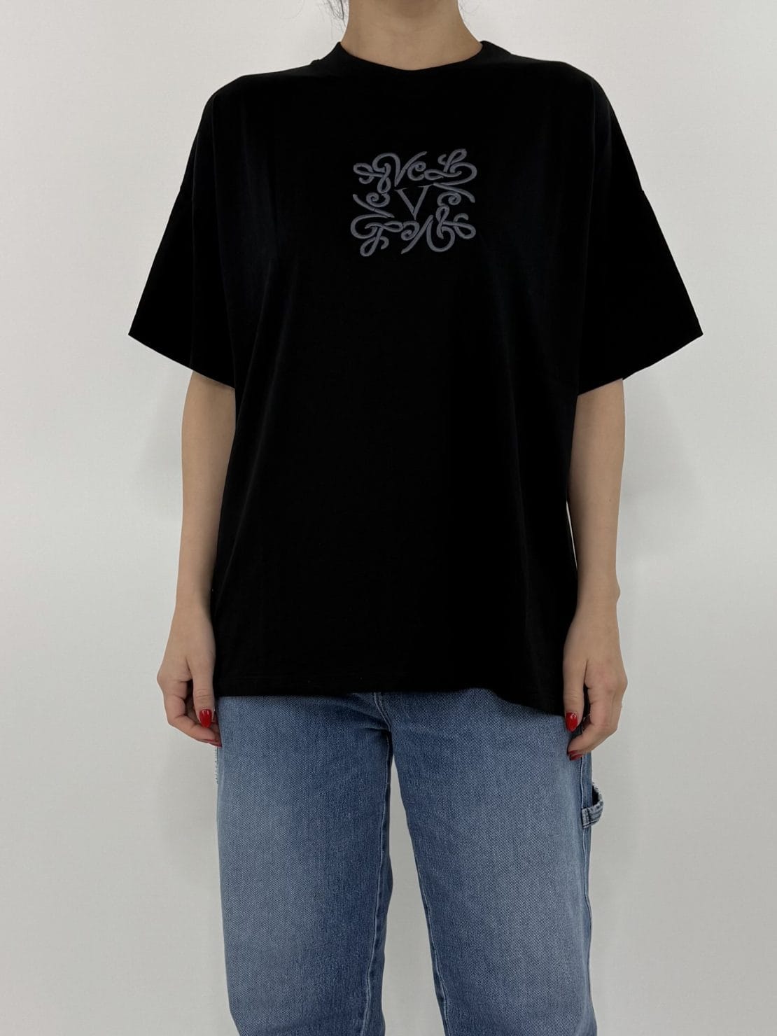 T-shirt ricamo grande nero