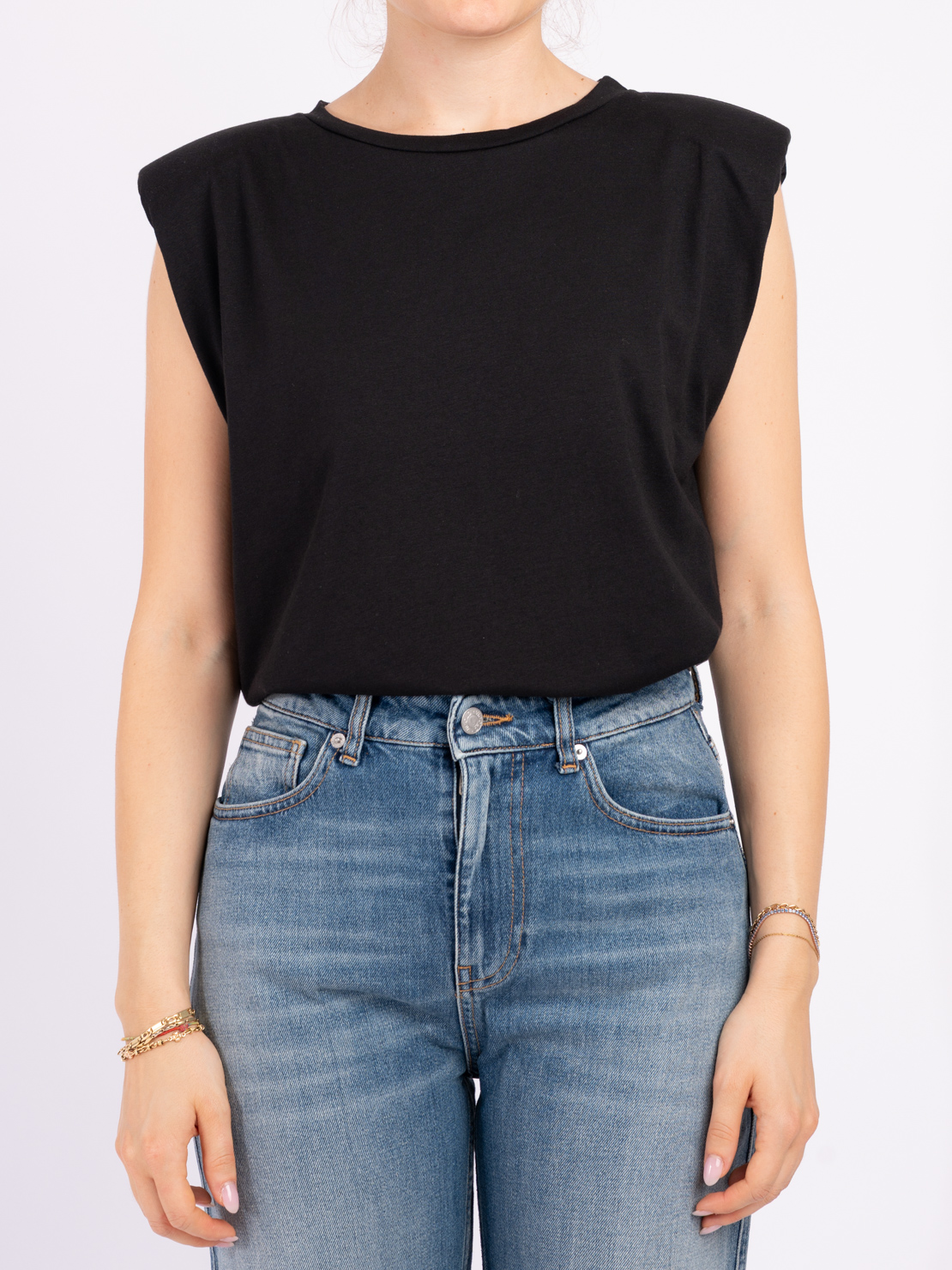 T-shirt smanicata spallone nero