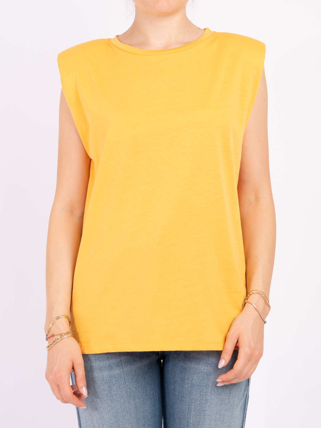T-shirt smanicata spallone ocra