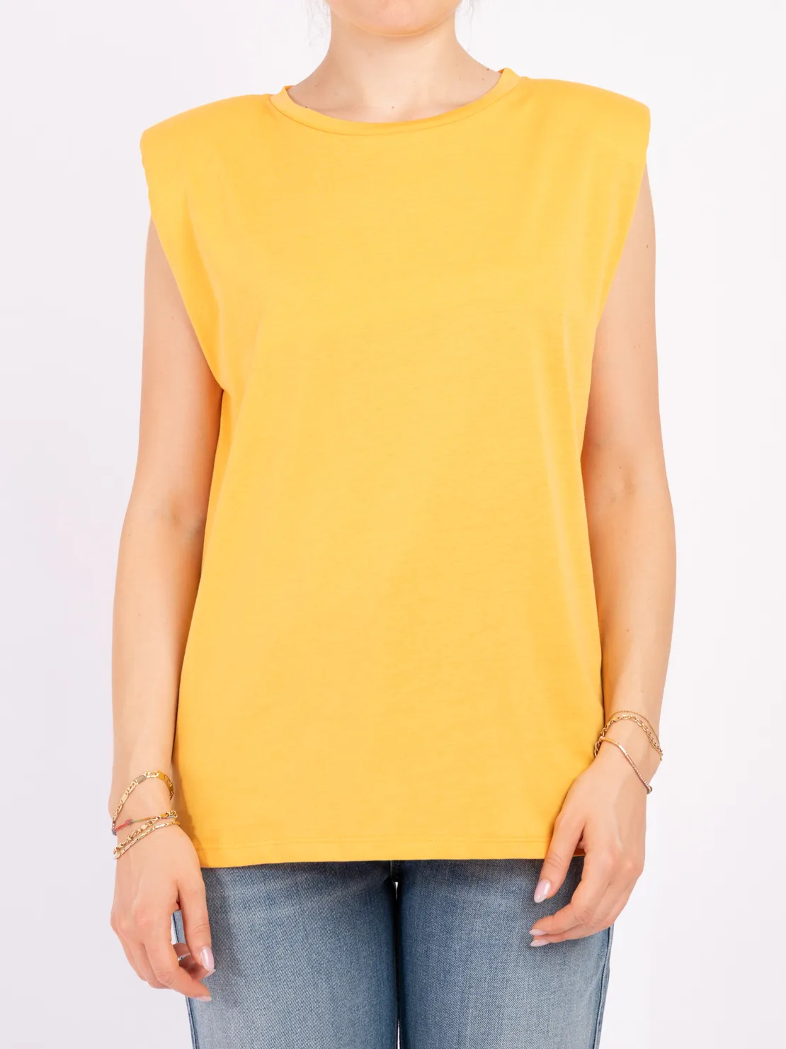 T-shirt smanicata spallone ocra