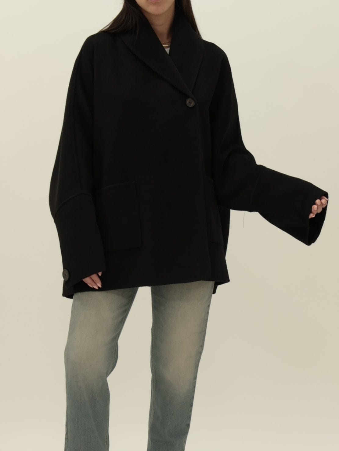 Cappotto hand made corto spalla scesa nero