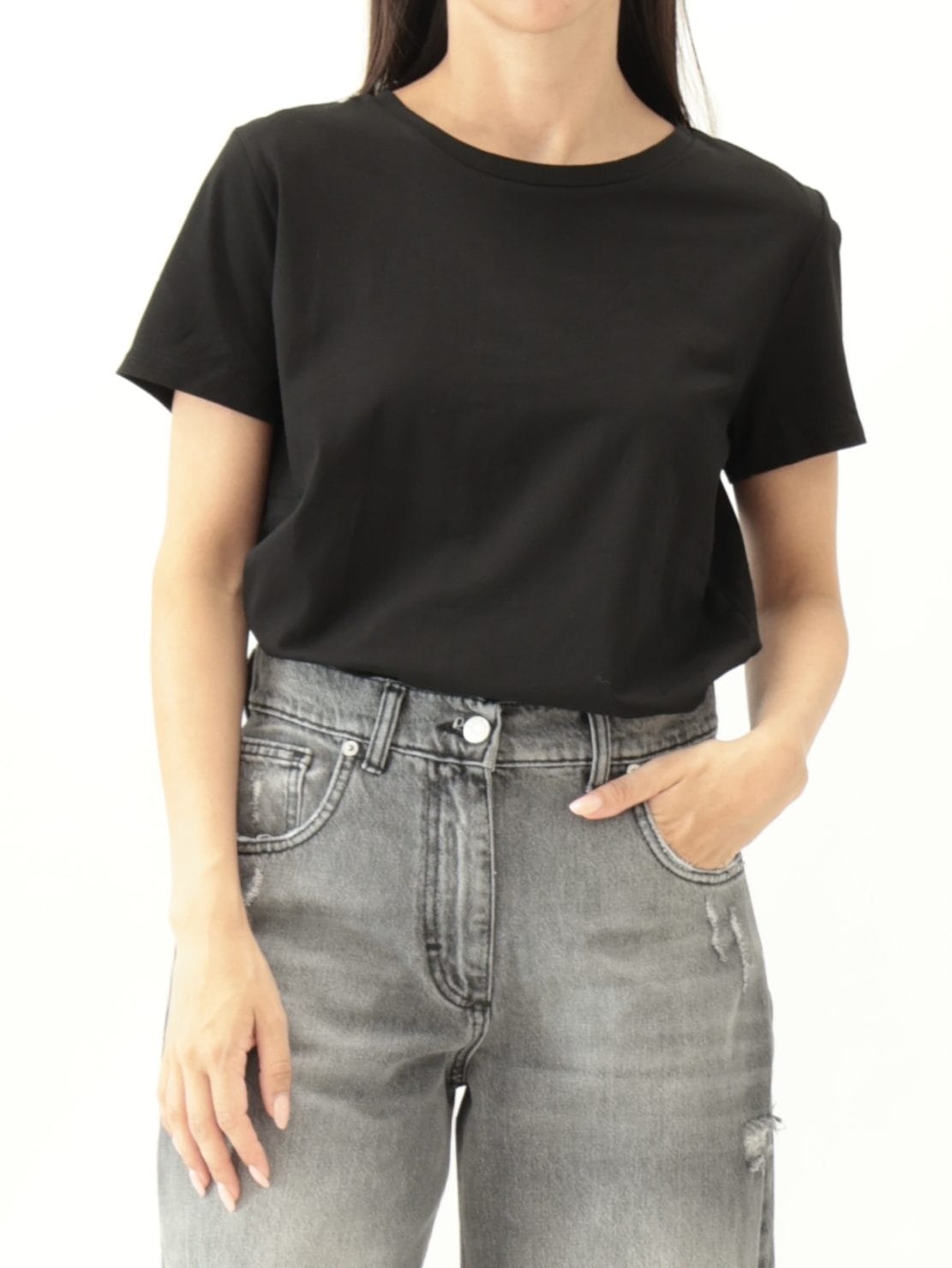 T-shirt nera basica