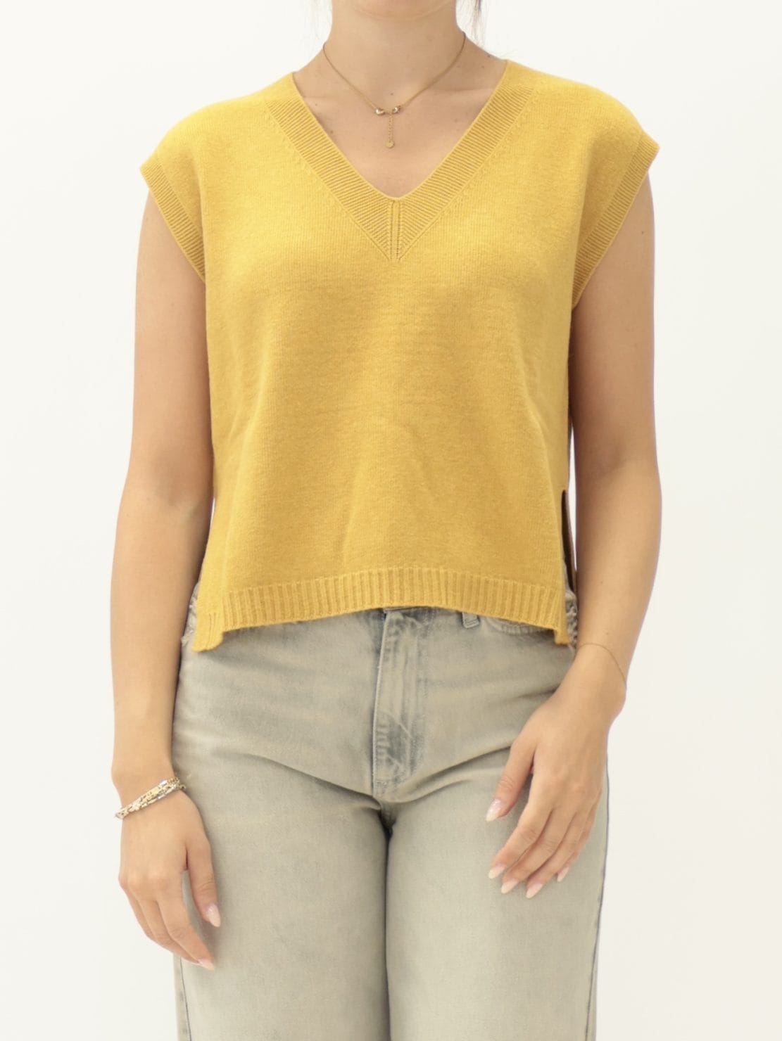 Gilet Smanicato Scollo V Ocra