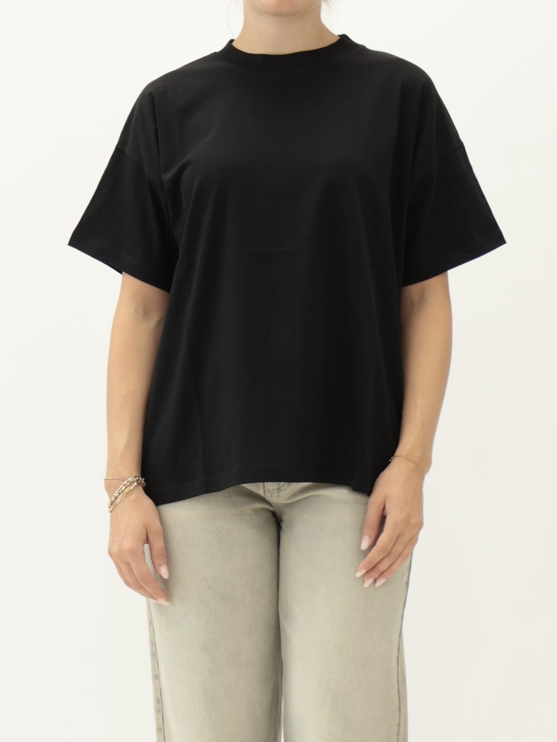 T-shirt basica over nero