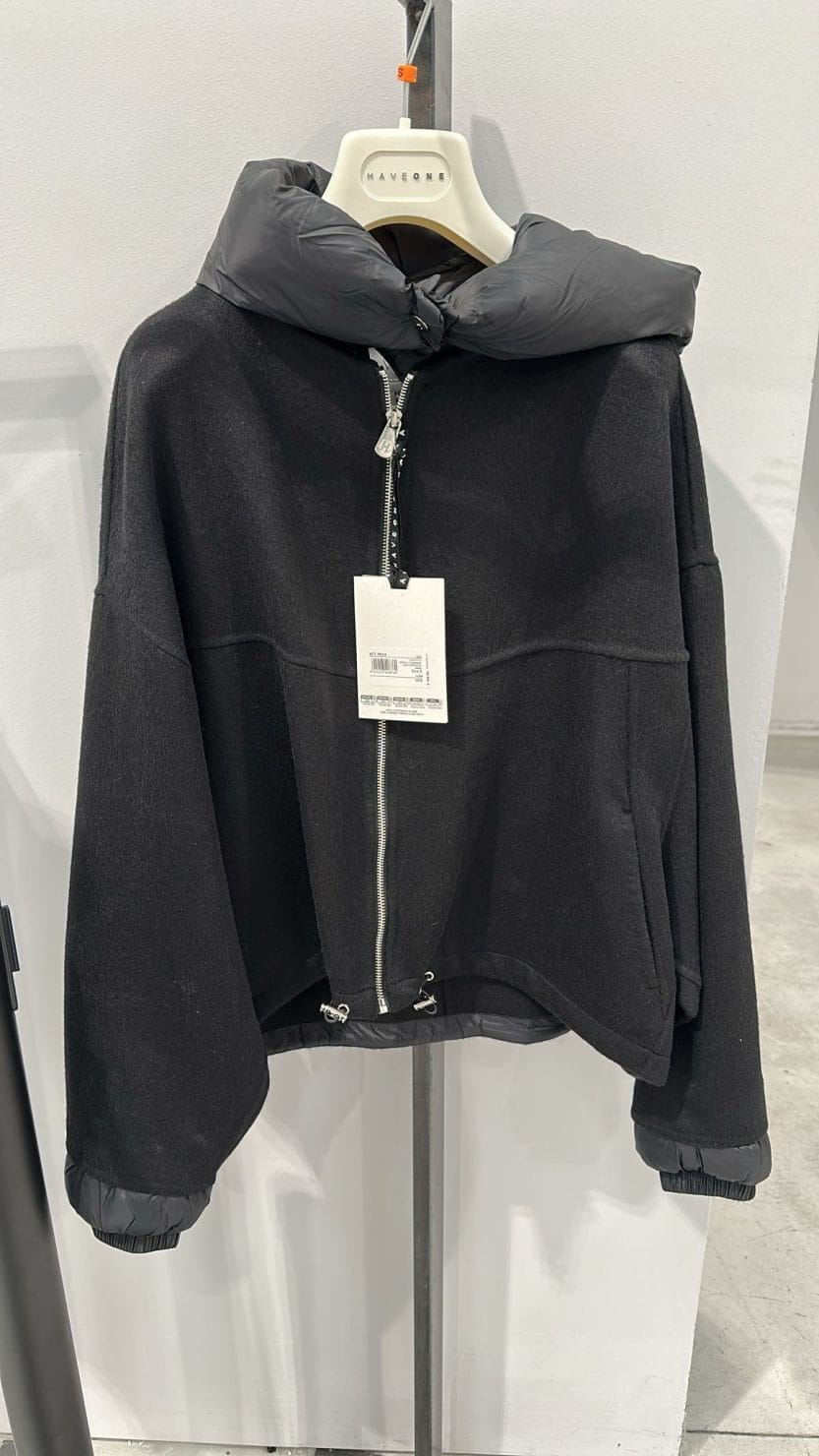 Bomber hand made con cappuccio nero