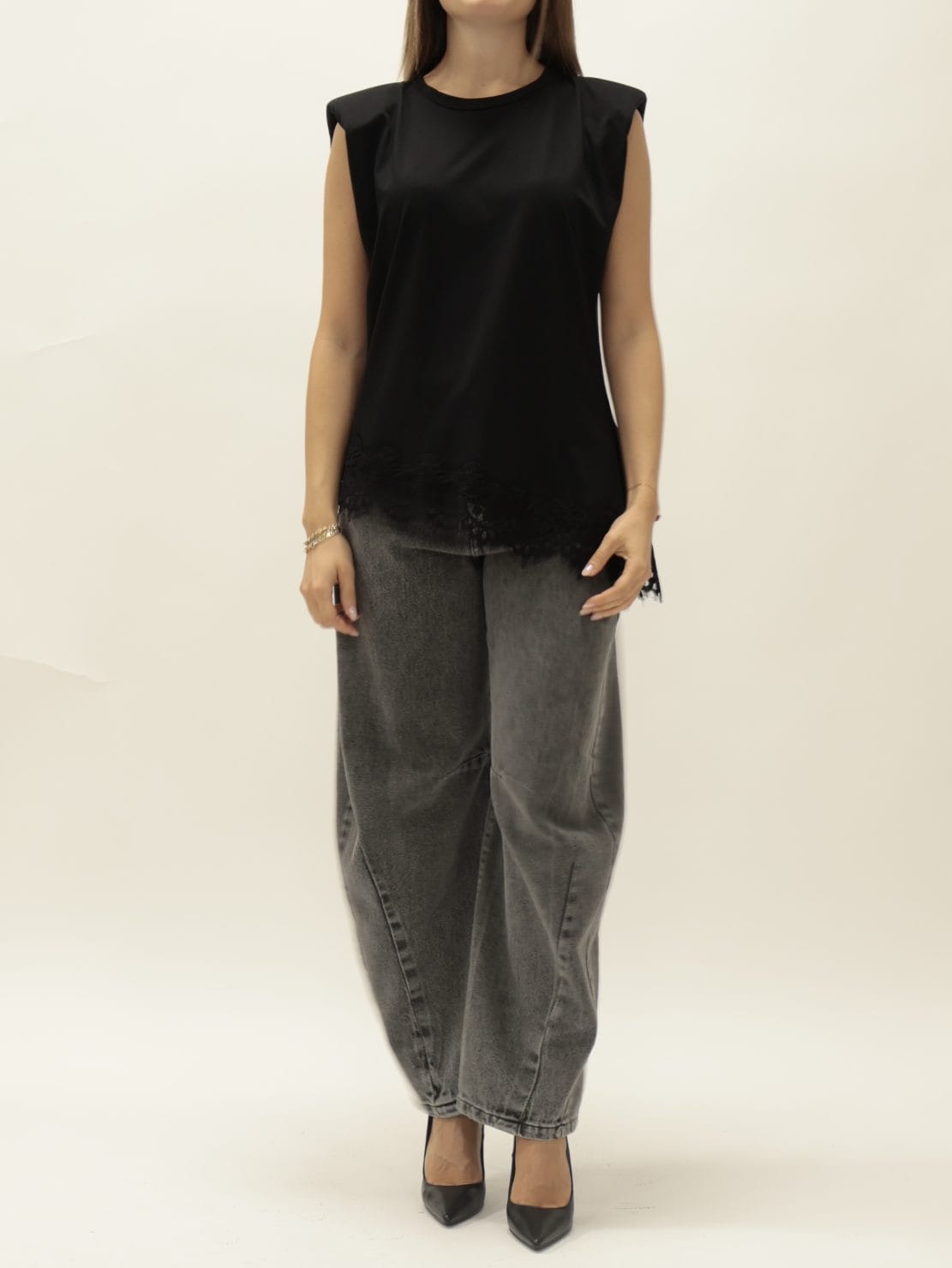 Top spalle imbottita pizzo nero