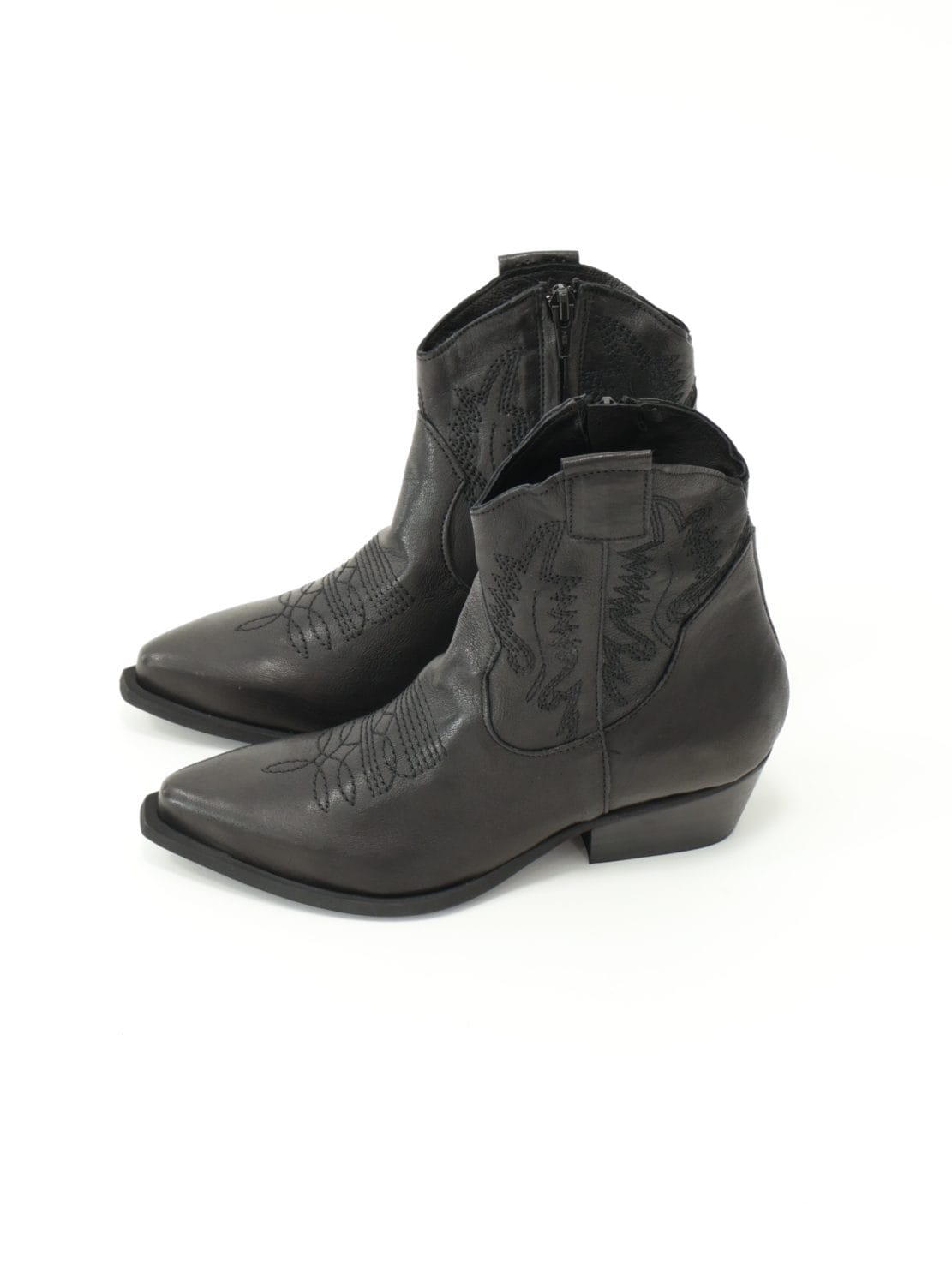 Texano basso nero