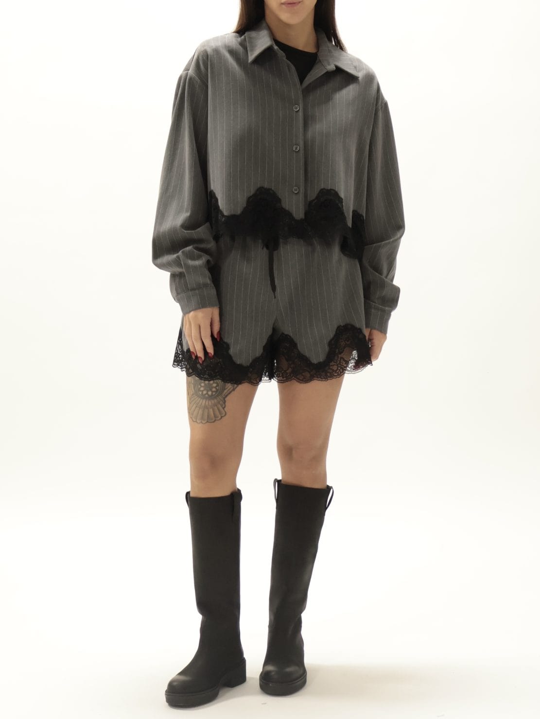 Camicia crop gessata grigio pizzo