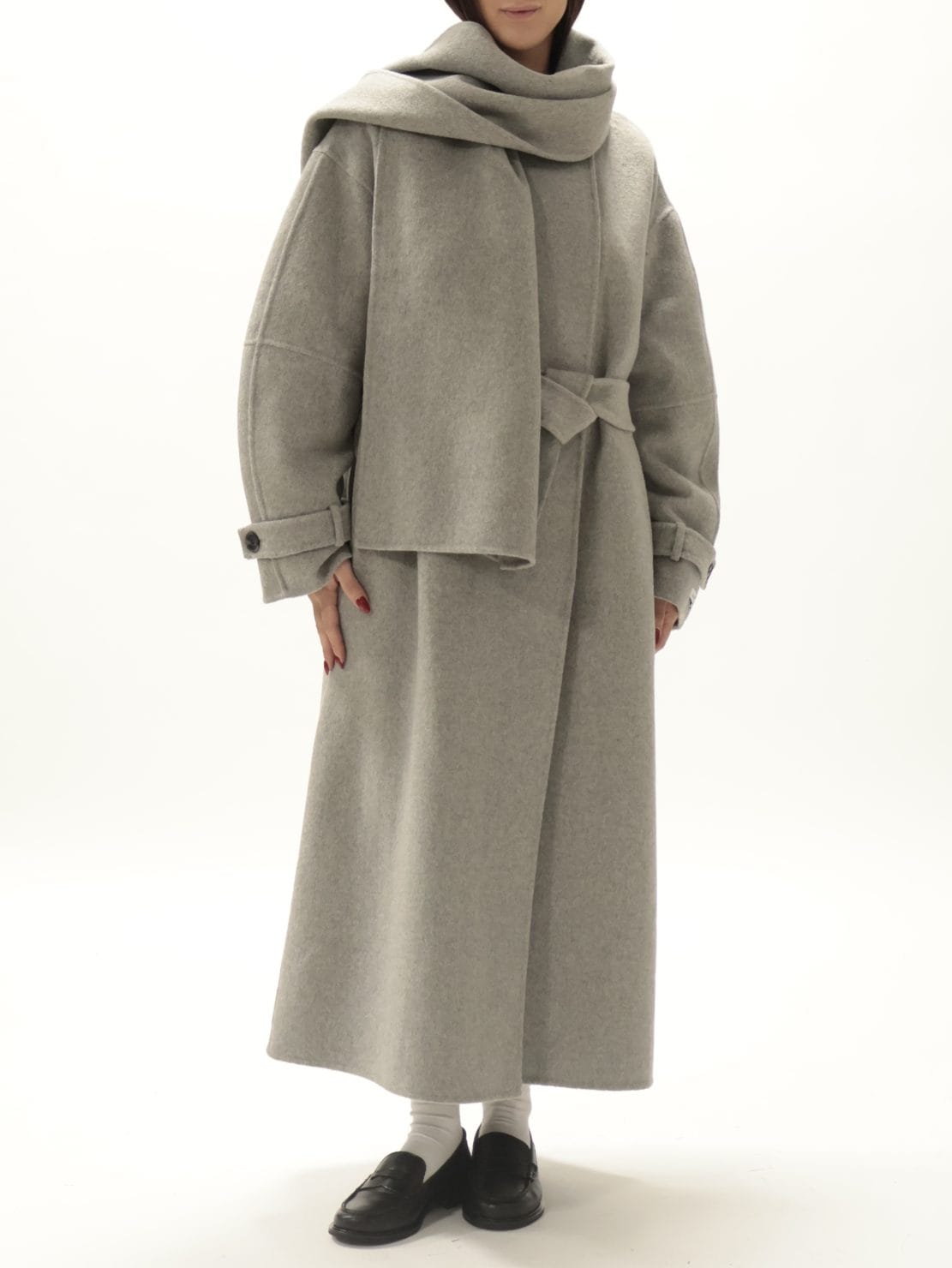 Cappotto spalla scesa e cintura grigio