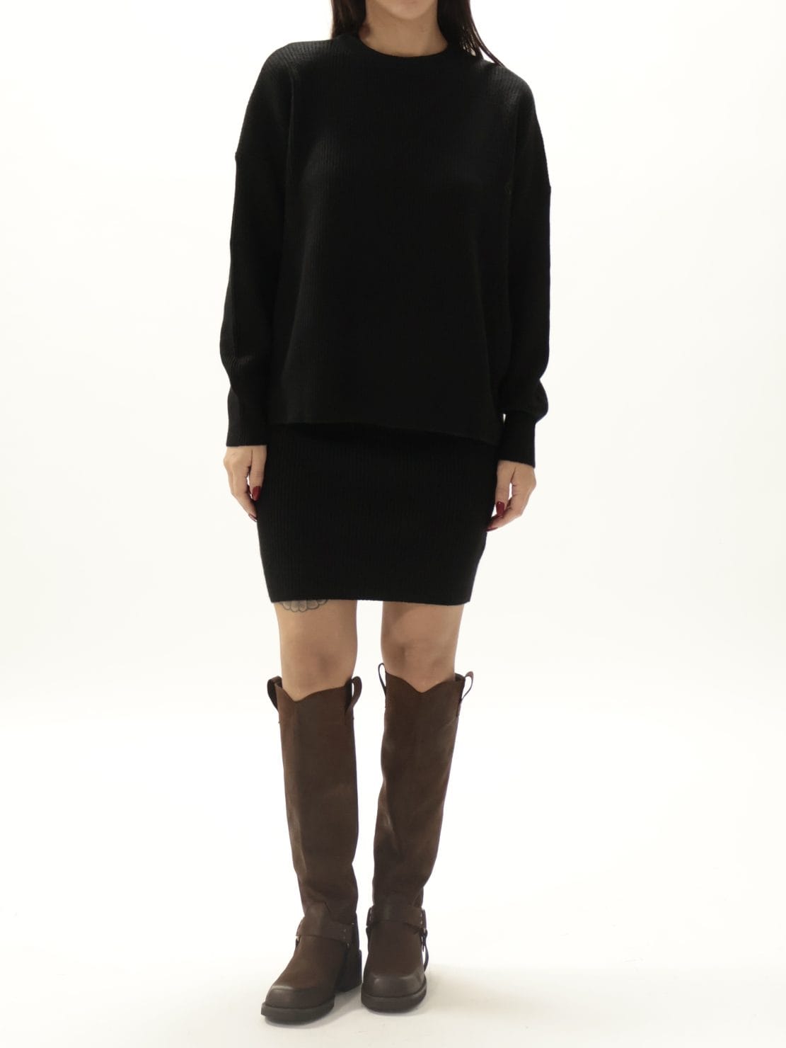 Completo maglia + minigonna nero