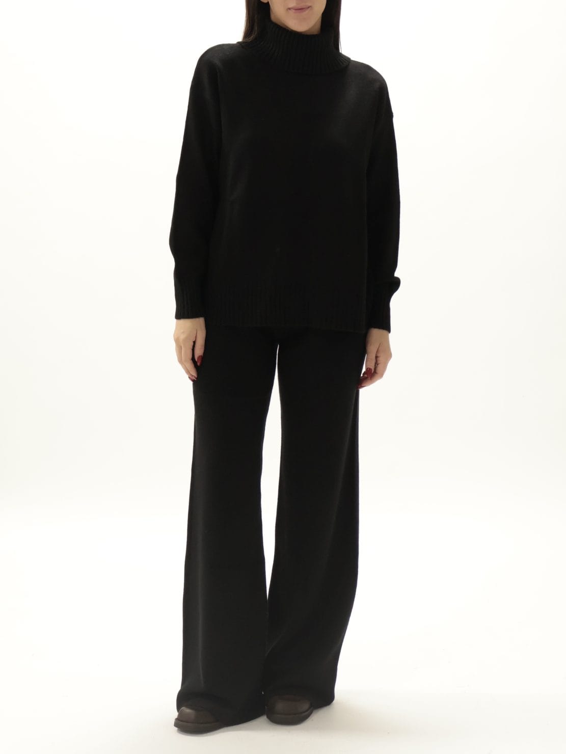 Completo dolcevita + pantalone nero