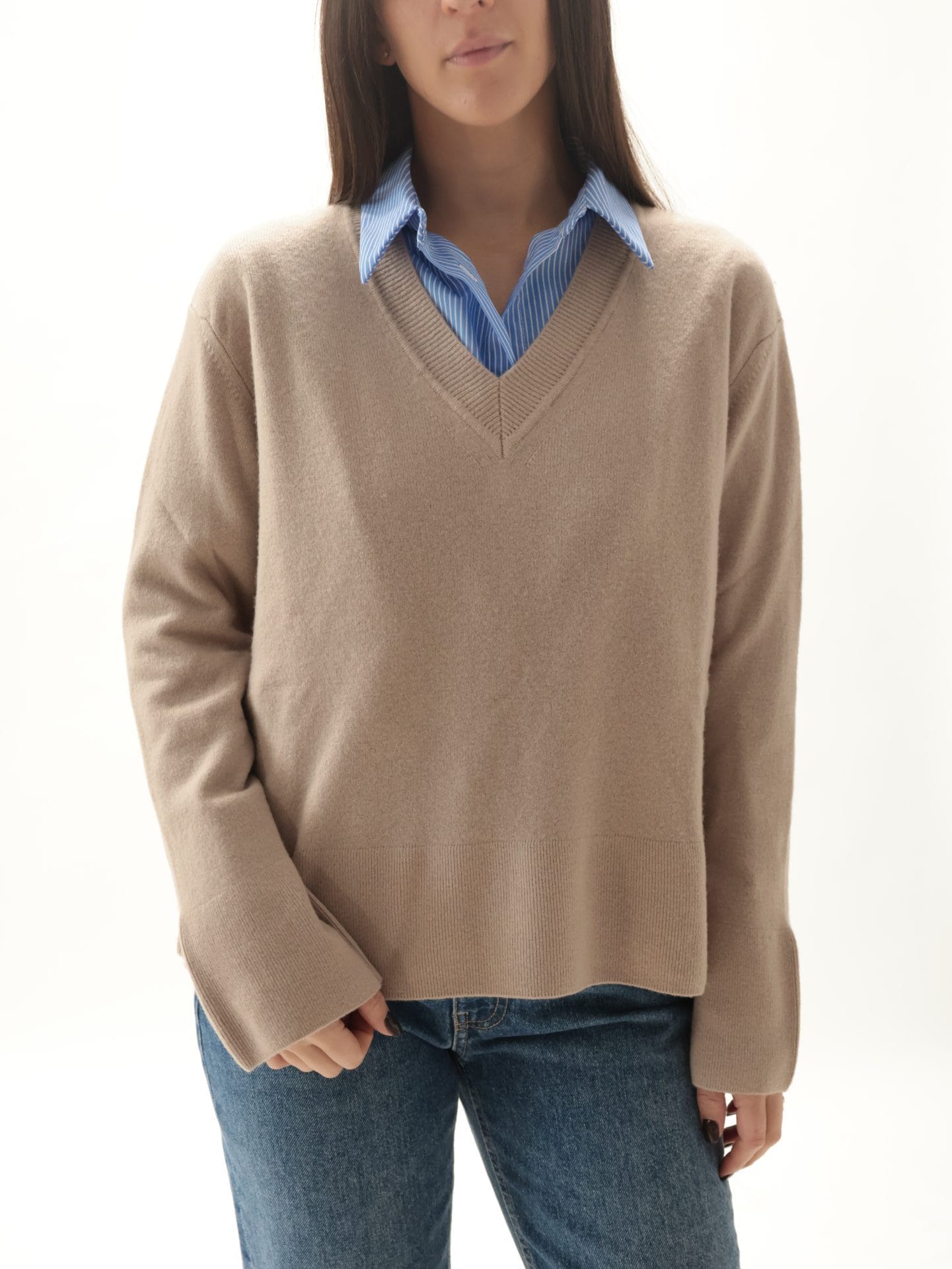 Maglione scollo V 100% lana vergine beige