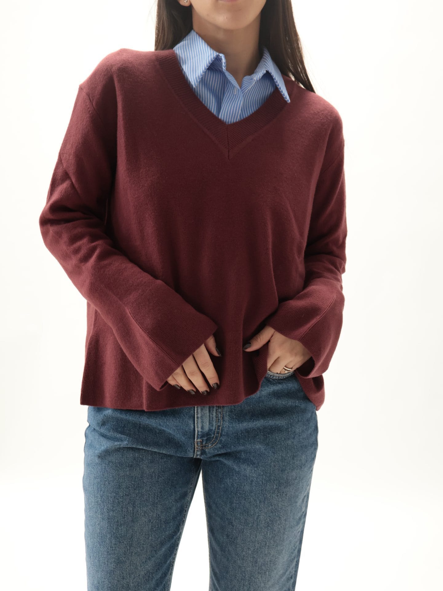 Maglione scollo V 100% lana vergine bordeaux