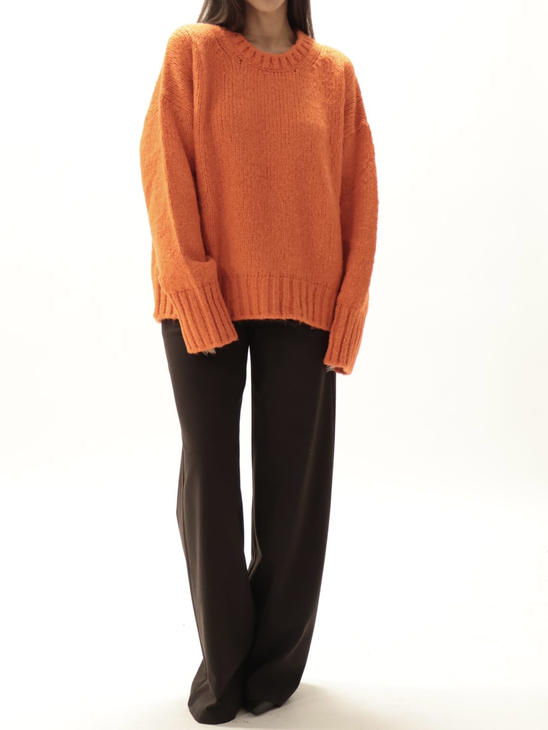 Maglione girocollo orli coste arancione