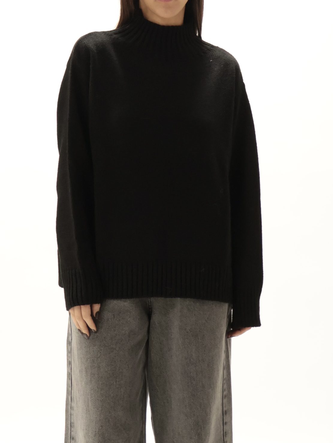 Maglione collo cratere nero