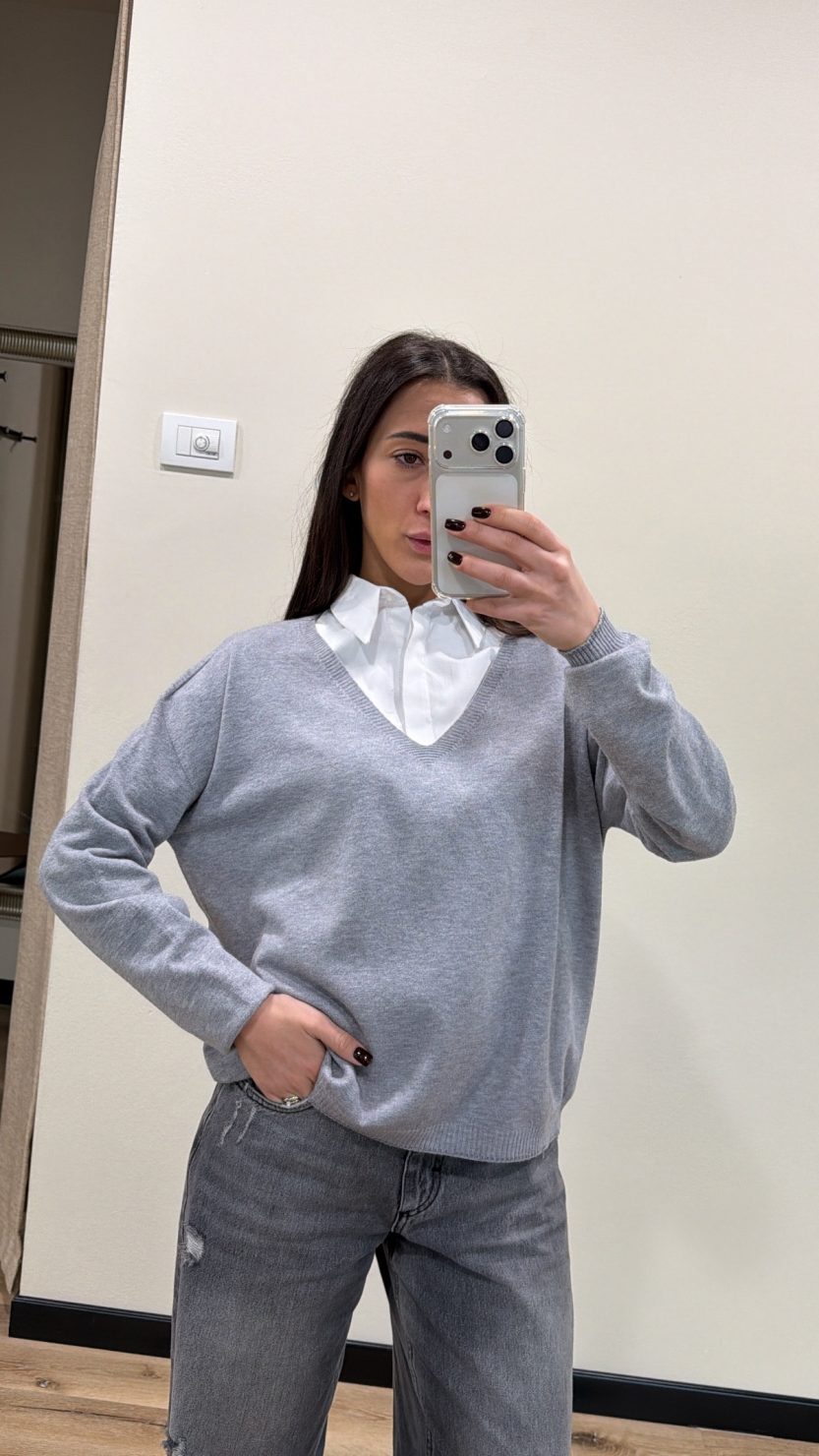 Maglia scollo V grigio