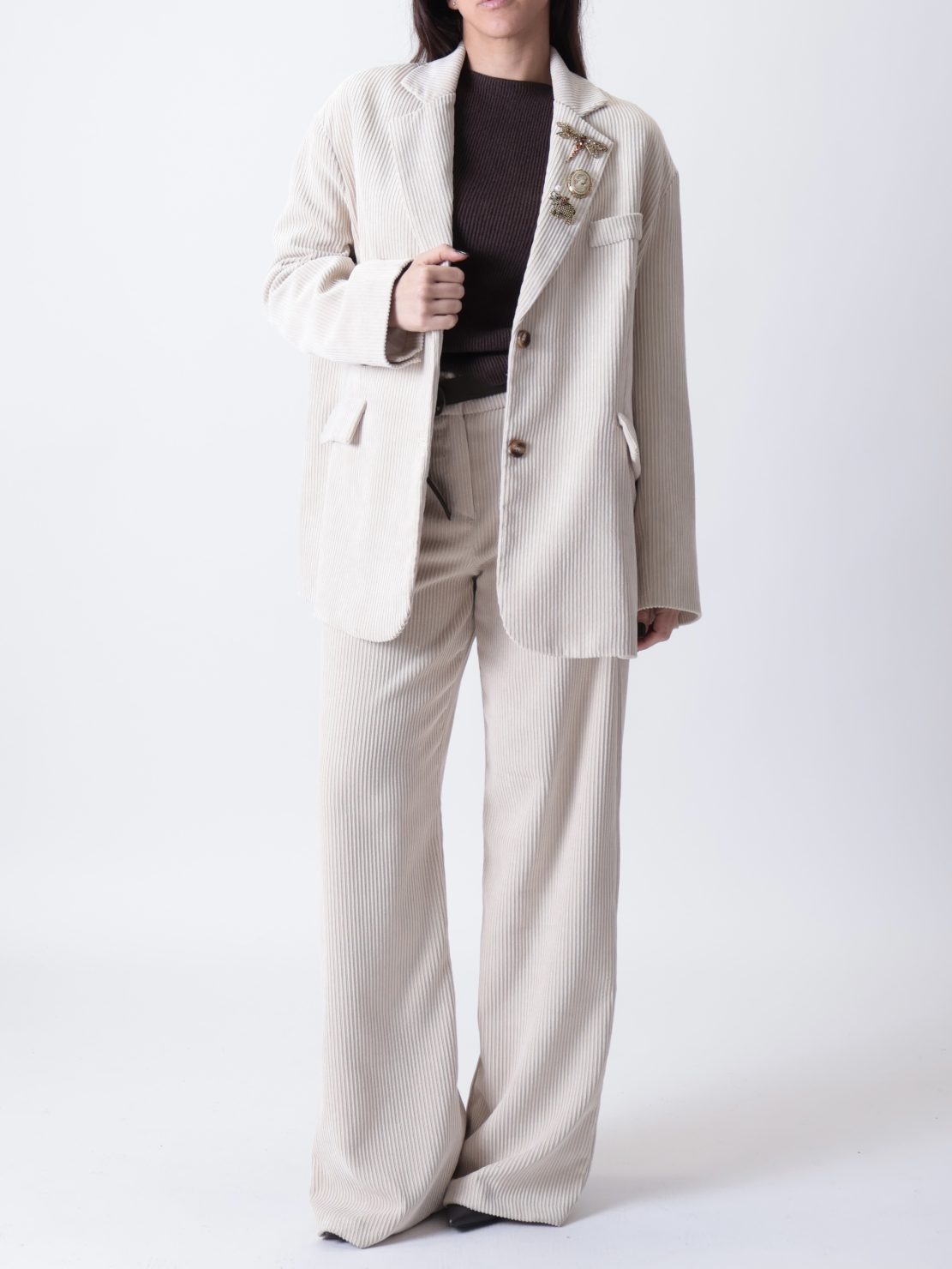 Giacca over velluto spille burro