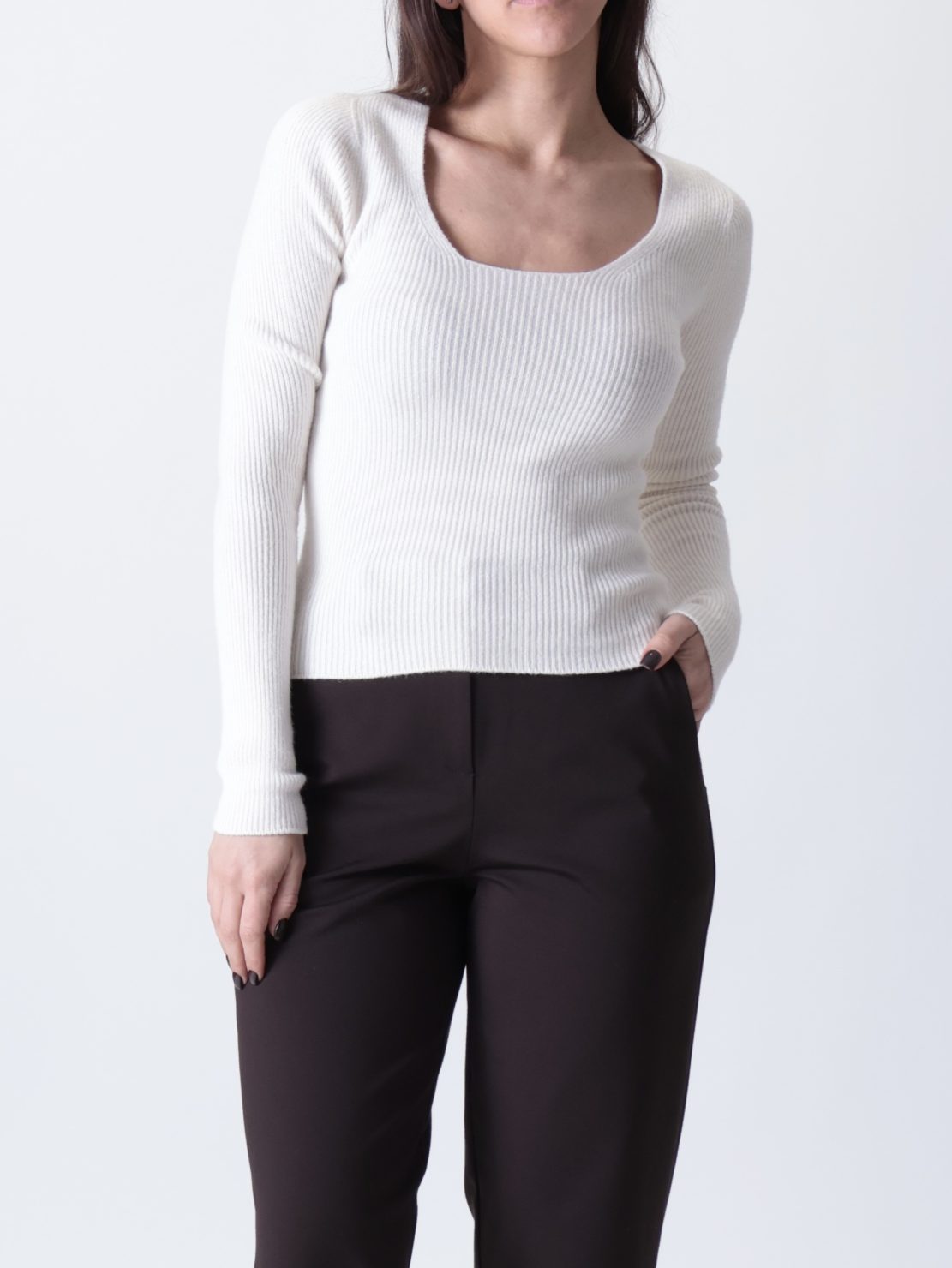 Maglia scollo madonna costine panna