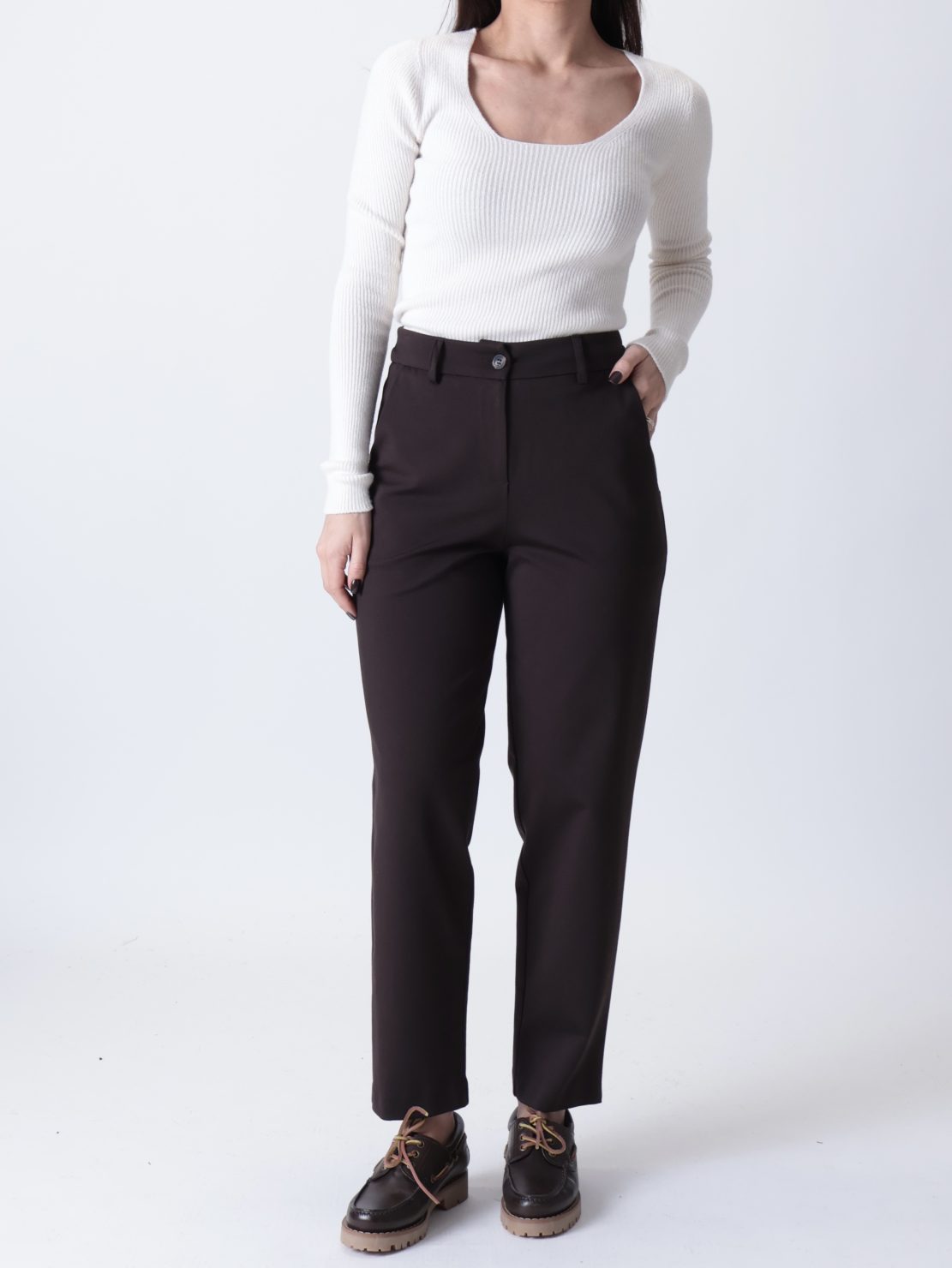 Pantalone carrot punto milano  con cintura moro