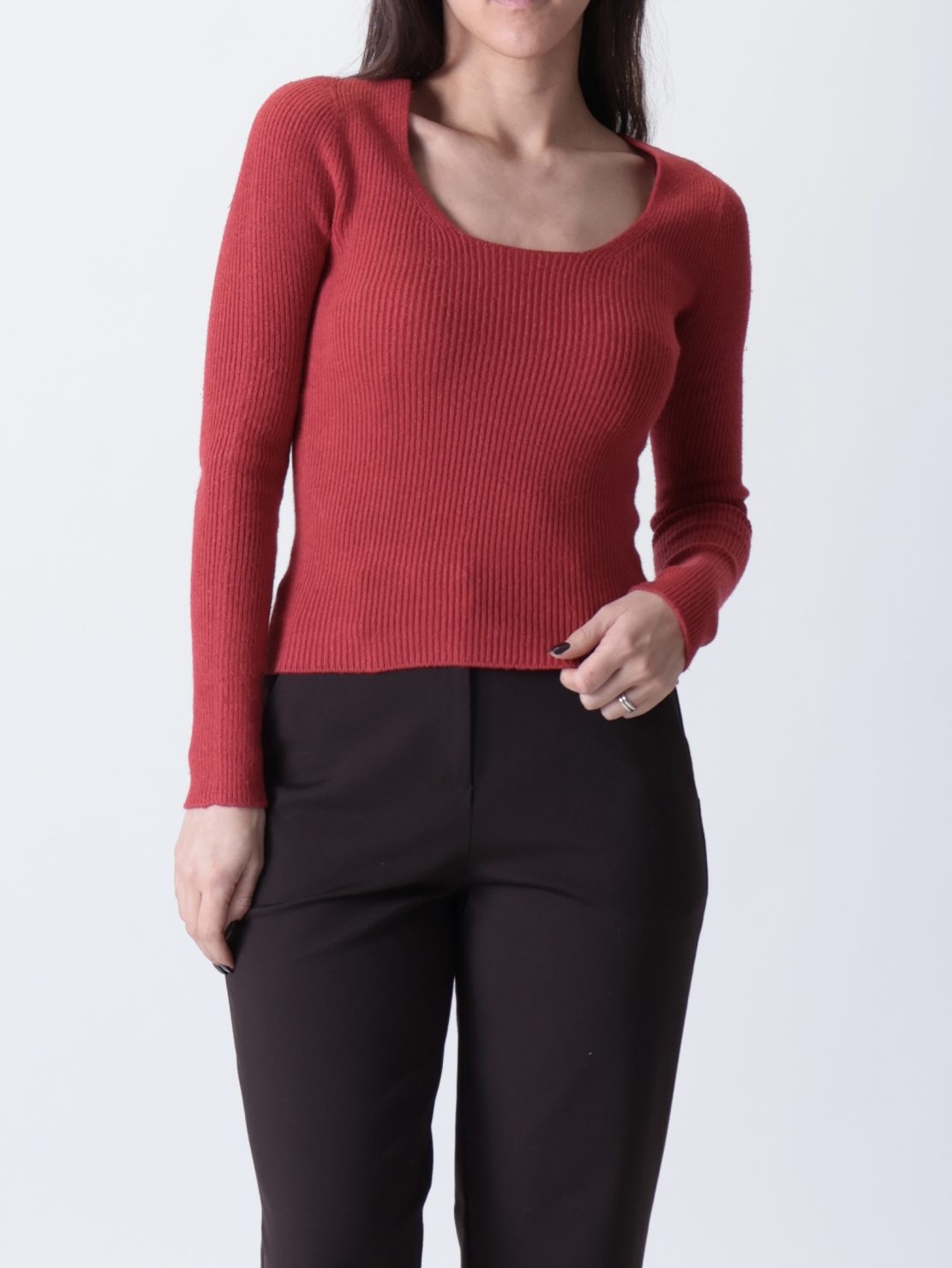 Maglia scollo madonna costine rosso