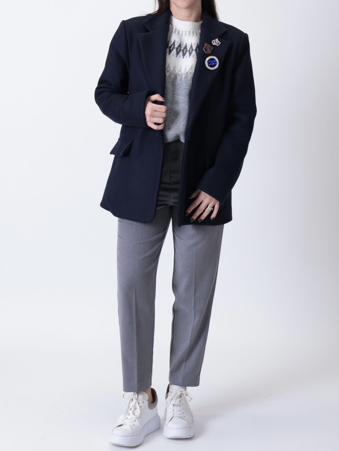 Giacca con spille blu