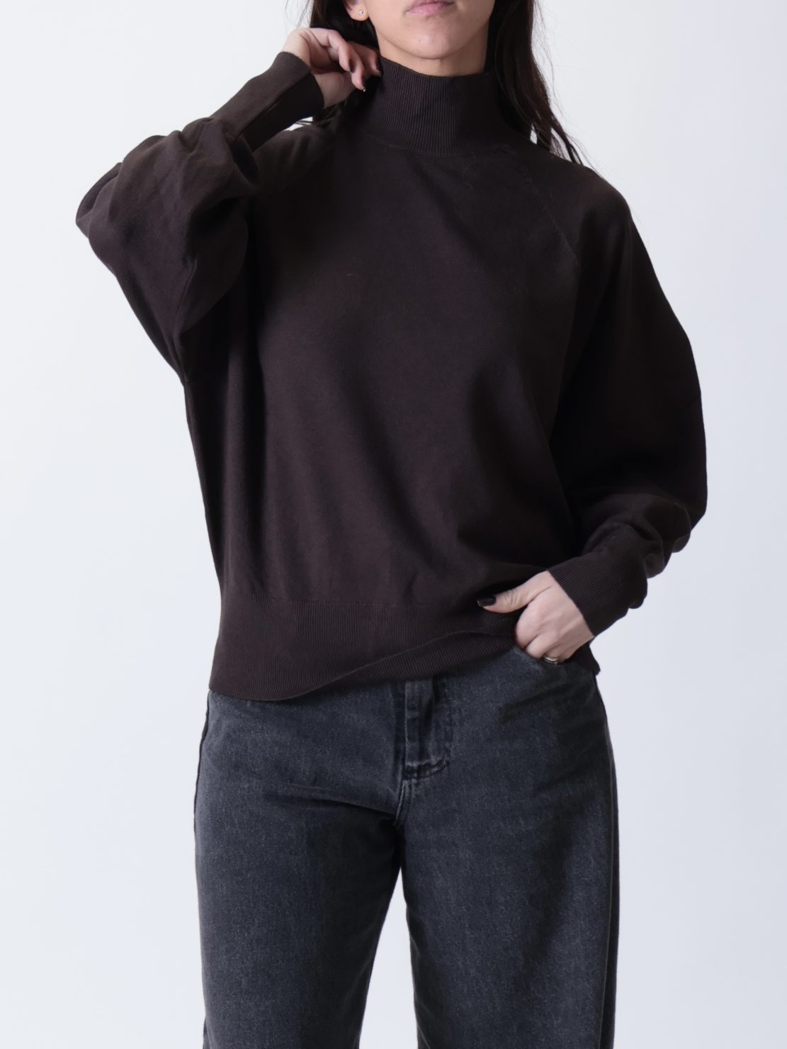 Maglia collo cratere moro