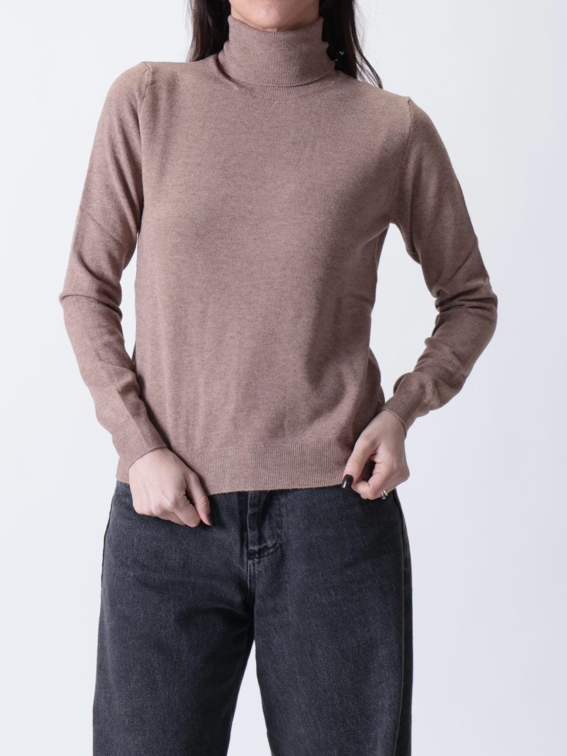 Maglioncino collo alto cammello