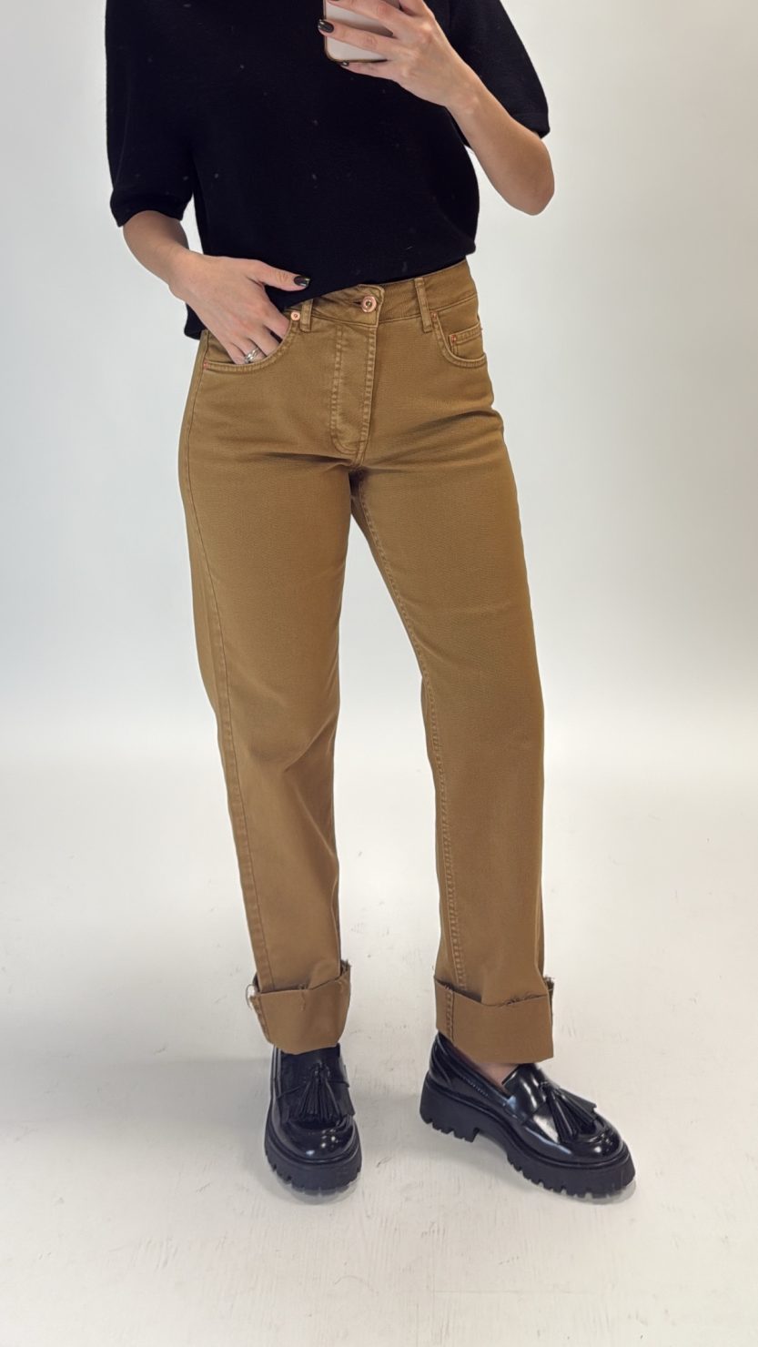 Jeans taglio vivo cammello