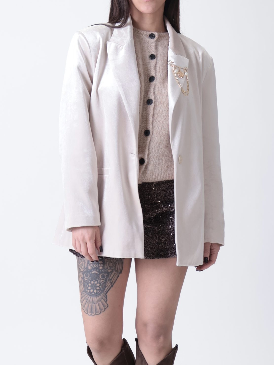 Giacca velluto con spilla panna