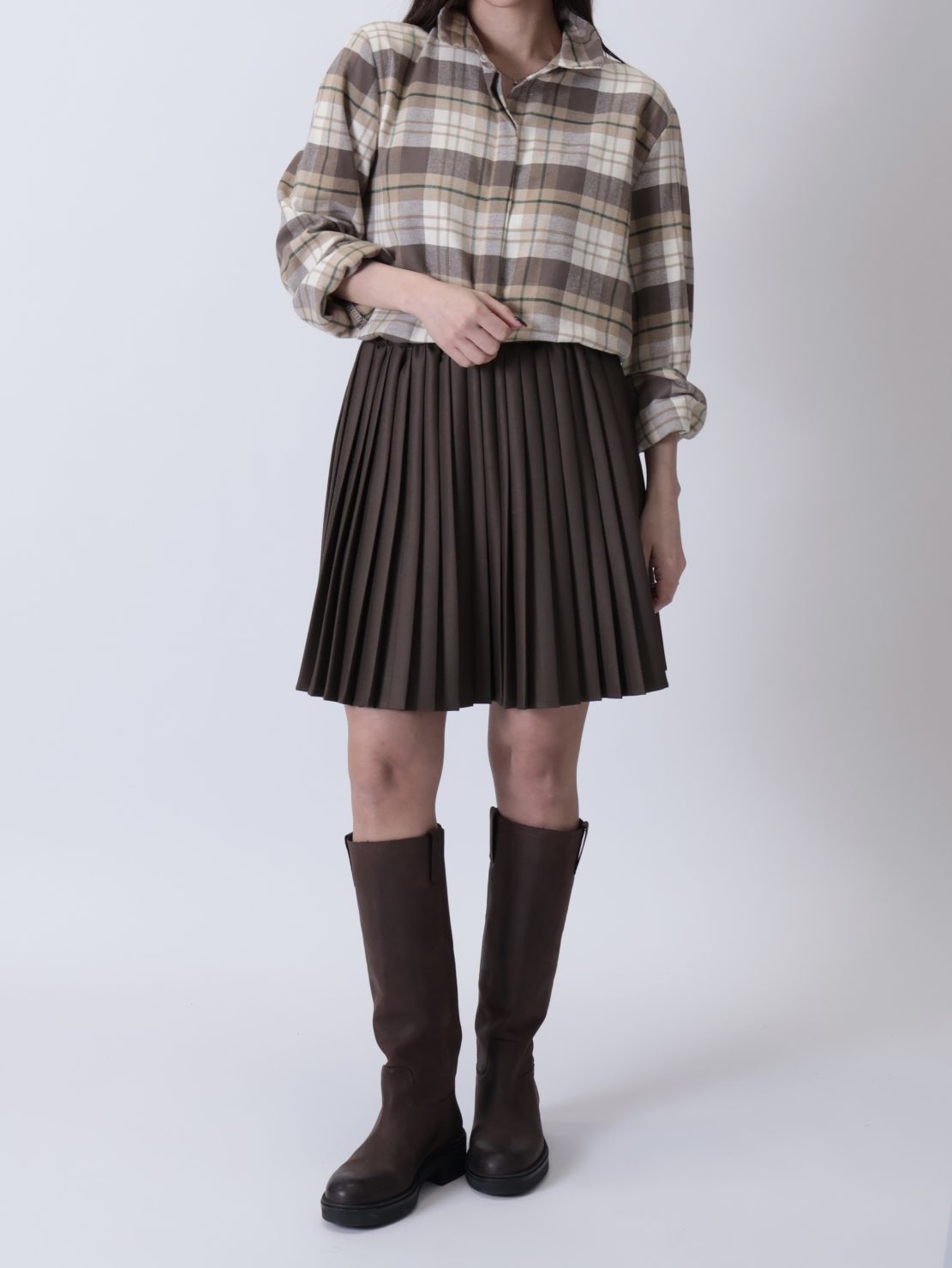 Gonna corta plissetata fango