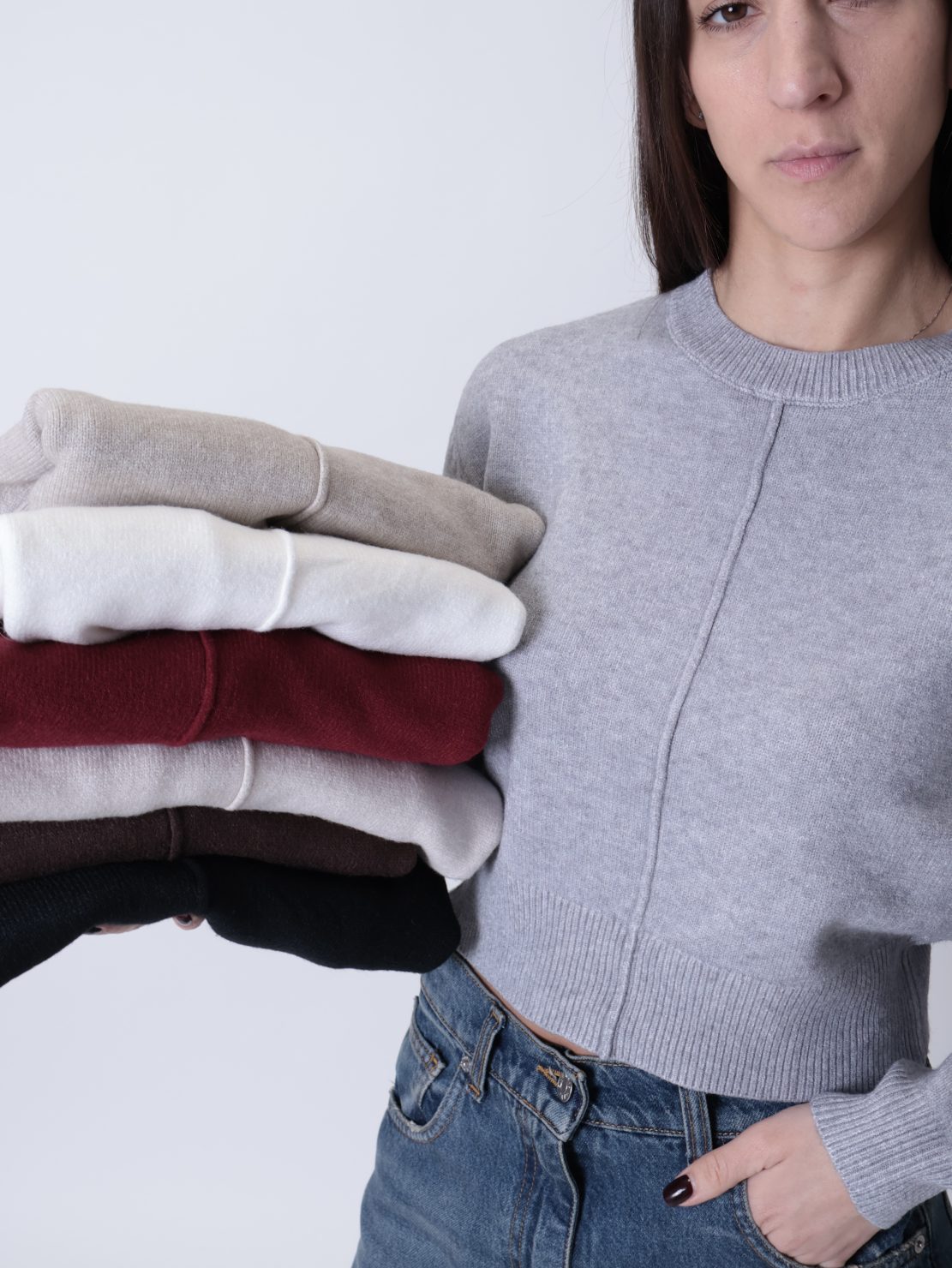 Maglione crop cucitura centrale