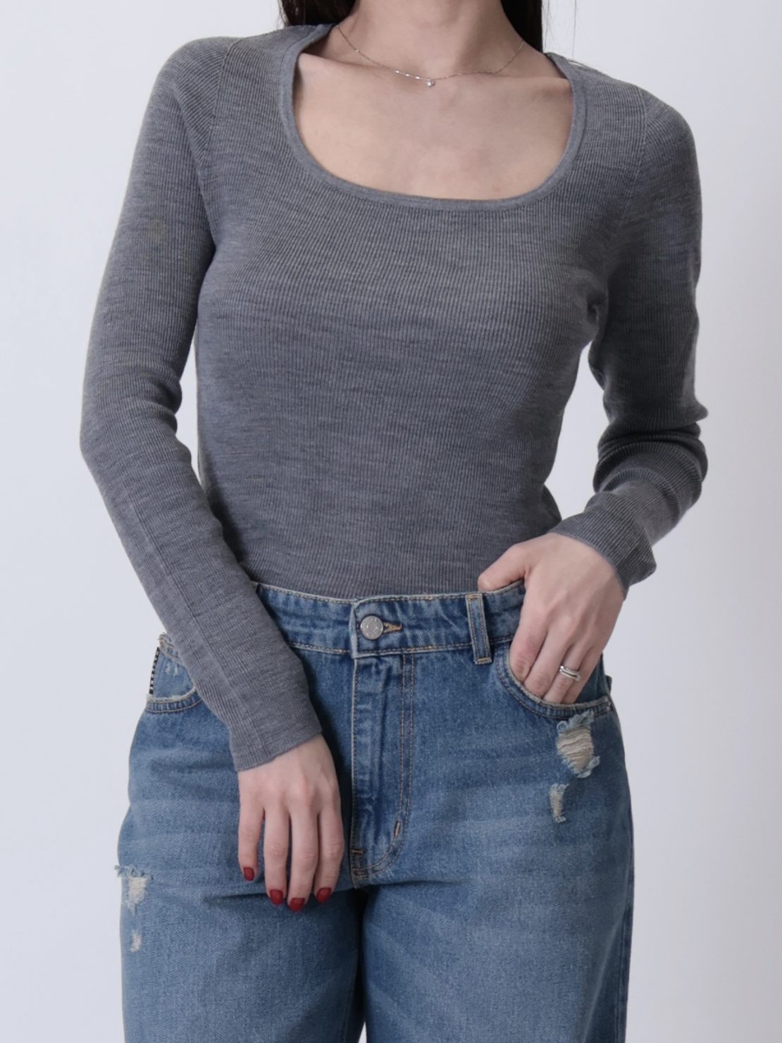 Maglia scollo madonna lana merino grigio